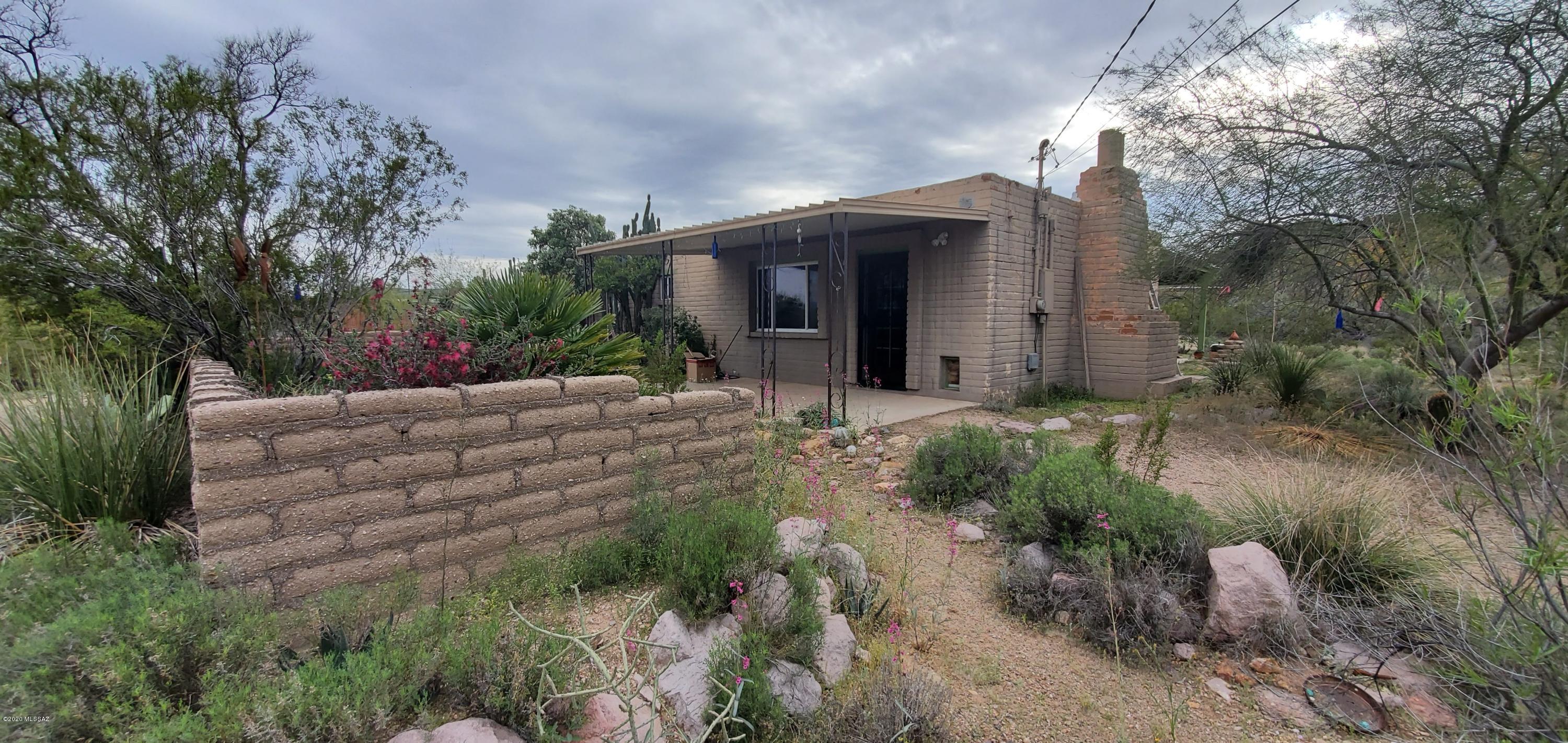 Come see this beautiful 2 bedroom 1 bath home available.  This home features a large surrounded by natural desert landscape with beautiful mountain views.  The home is located on the west side of town and features new counter tops, saltillo floors.  The owner exclude the green house as well as the horse stables for his own use.