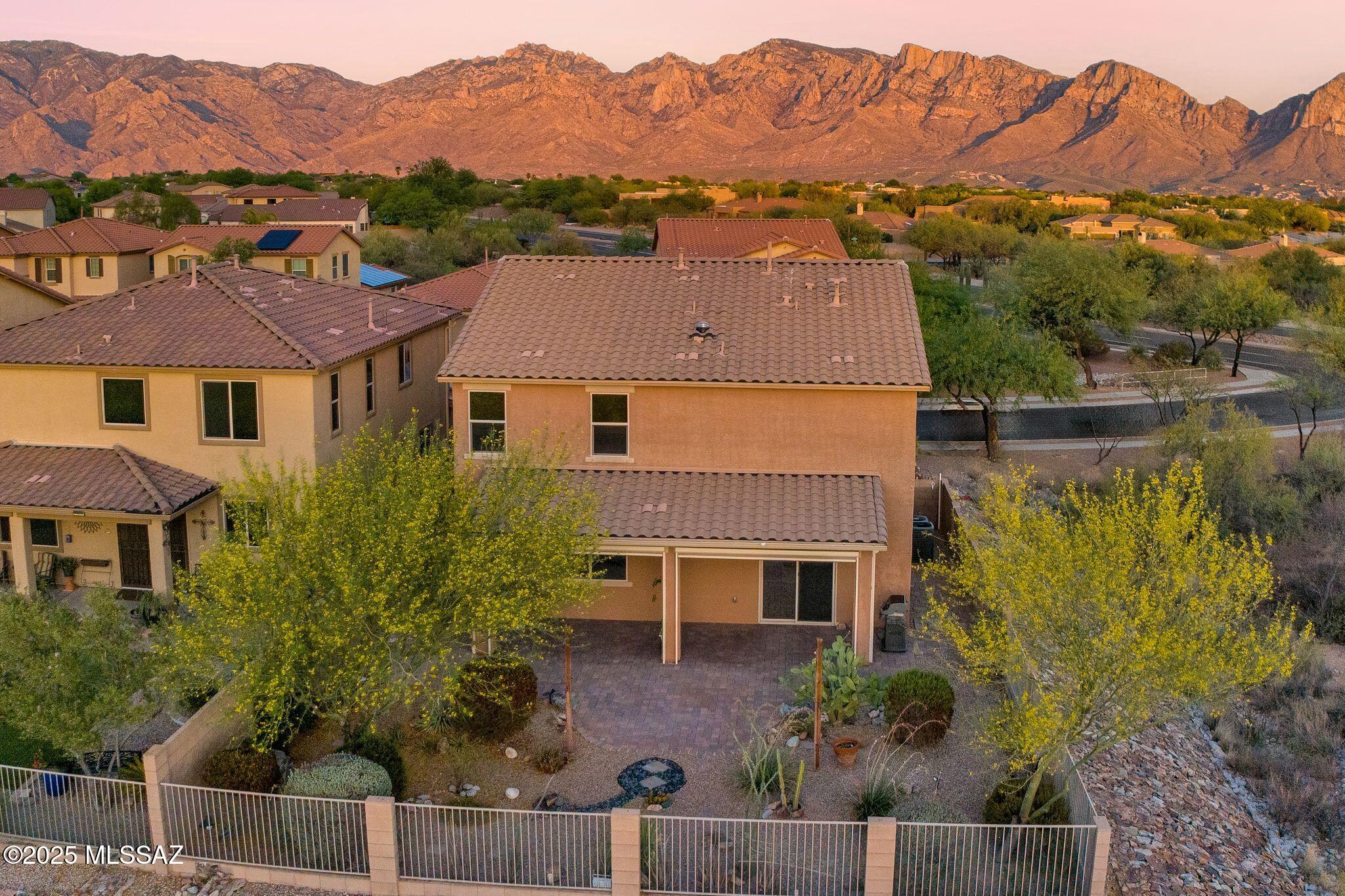 Rancho Vistoso NGHB 10 PCLS S,U & V - Residential