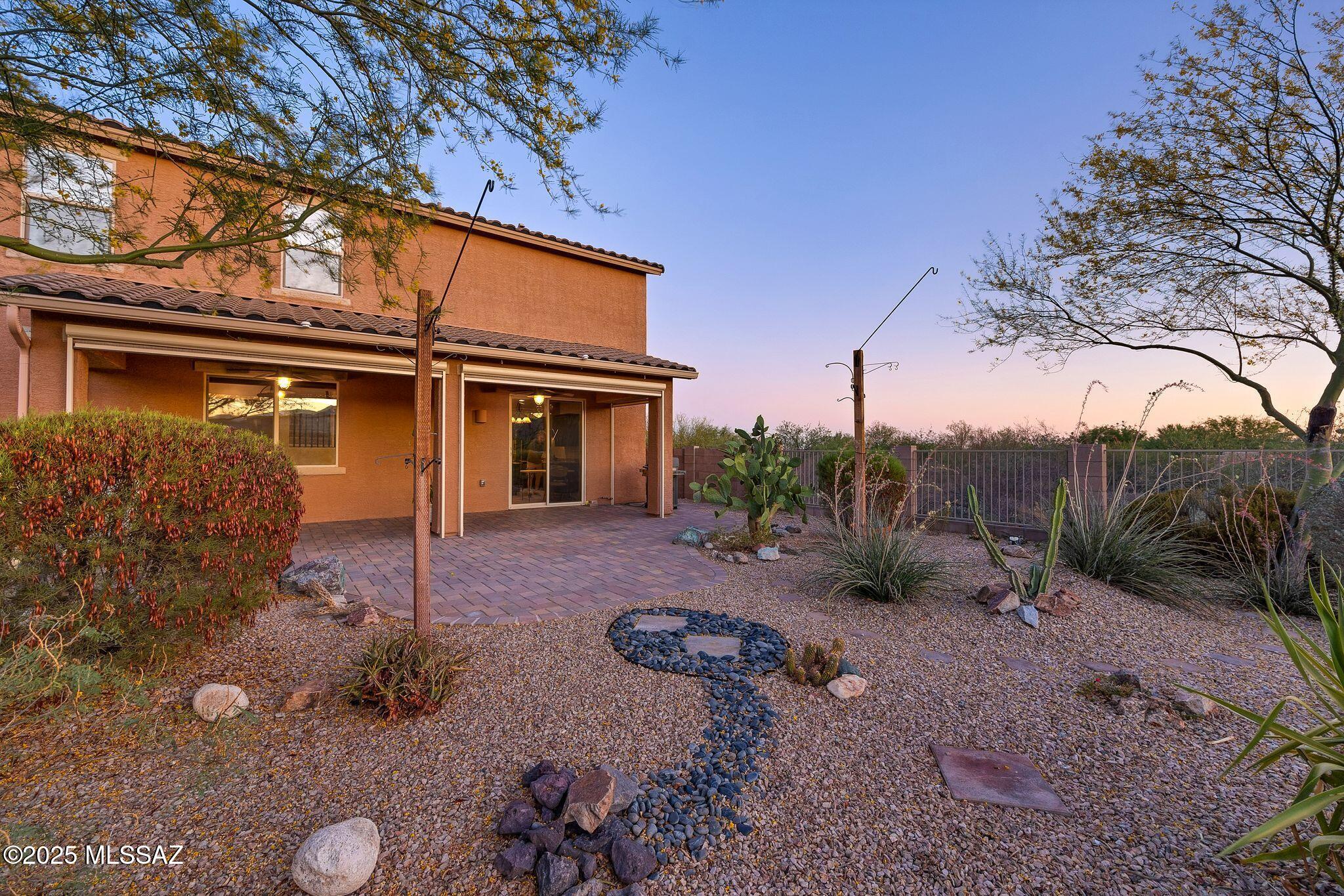 Rancho Vistoso NGHB 10 PCLS S,U & V - Residential