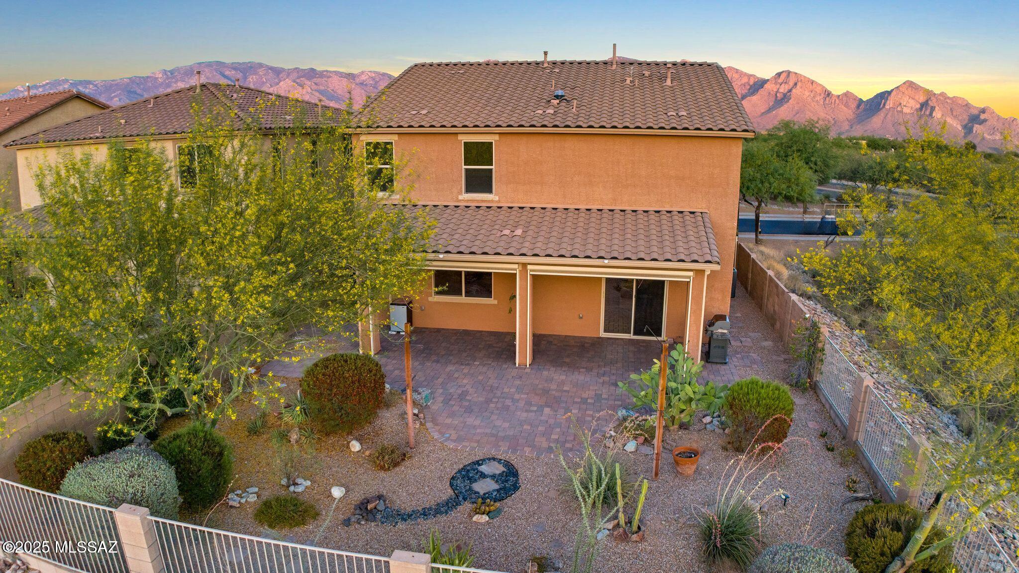 Rancho Vistoso NGHB 10 PCLS S,U & V - Residential