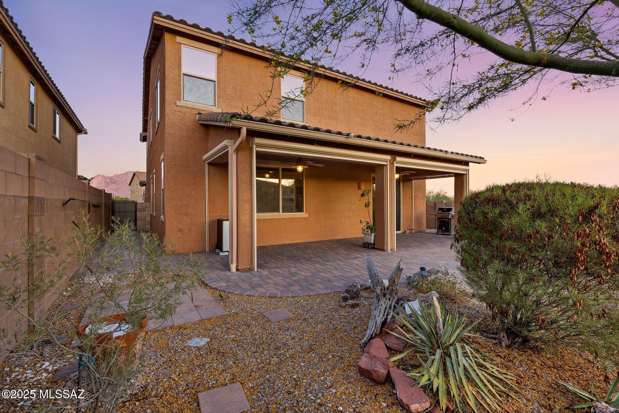 Rancho Vistoso NGHB 10 PCLS S,U & V - Residential