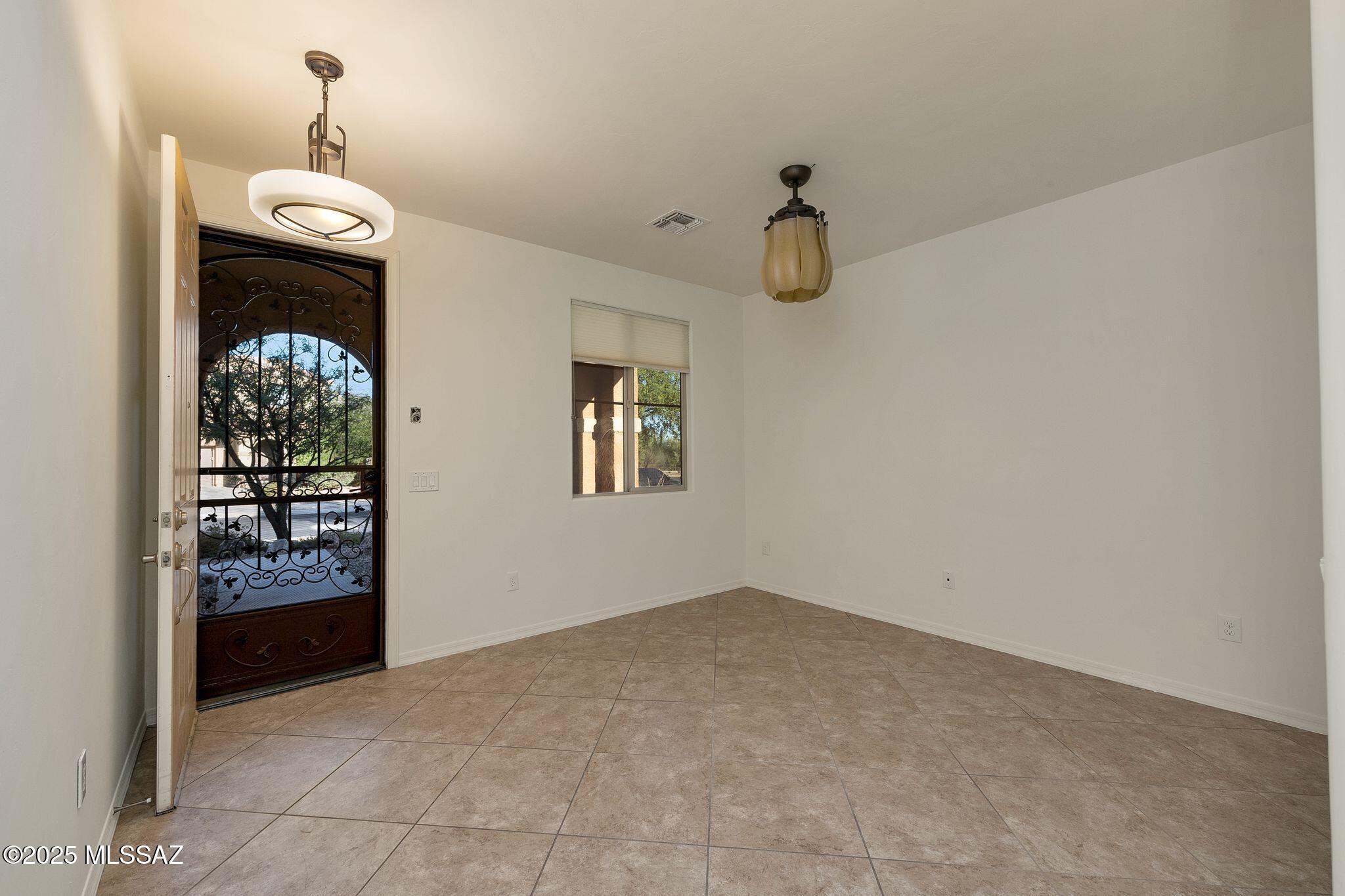 Rancho Vistoso NGHB 10 PCLS S,U & V - Residential