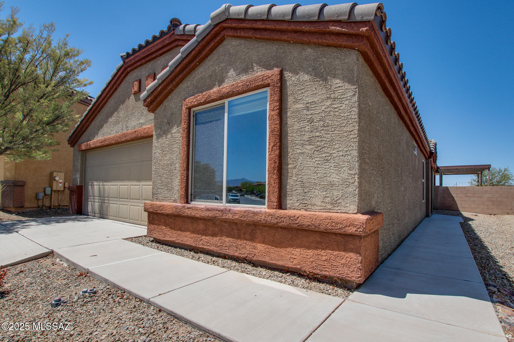 Interstate 10 and Kolb Road - Residential