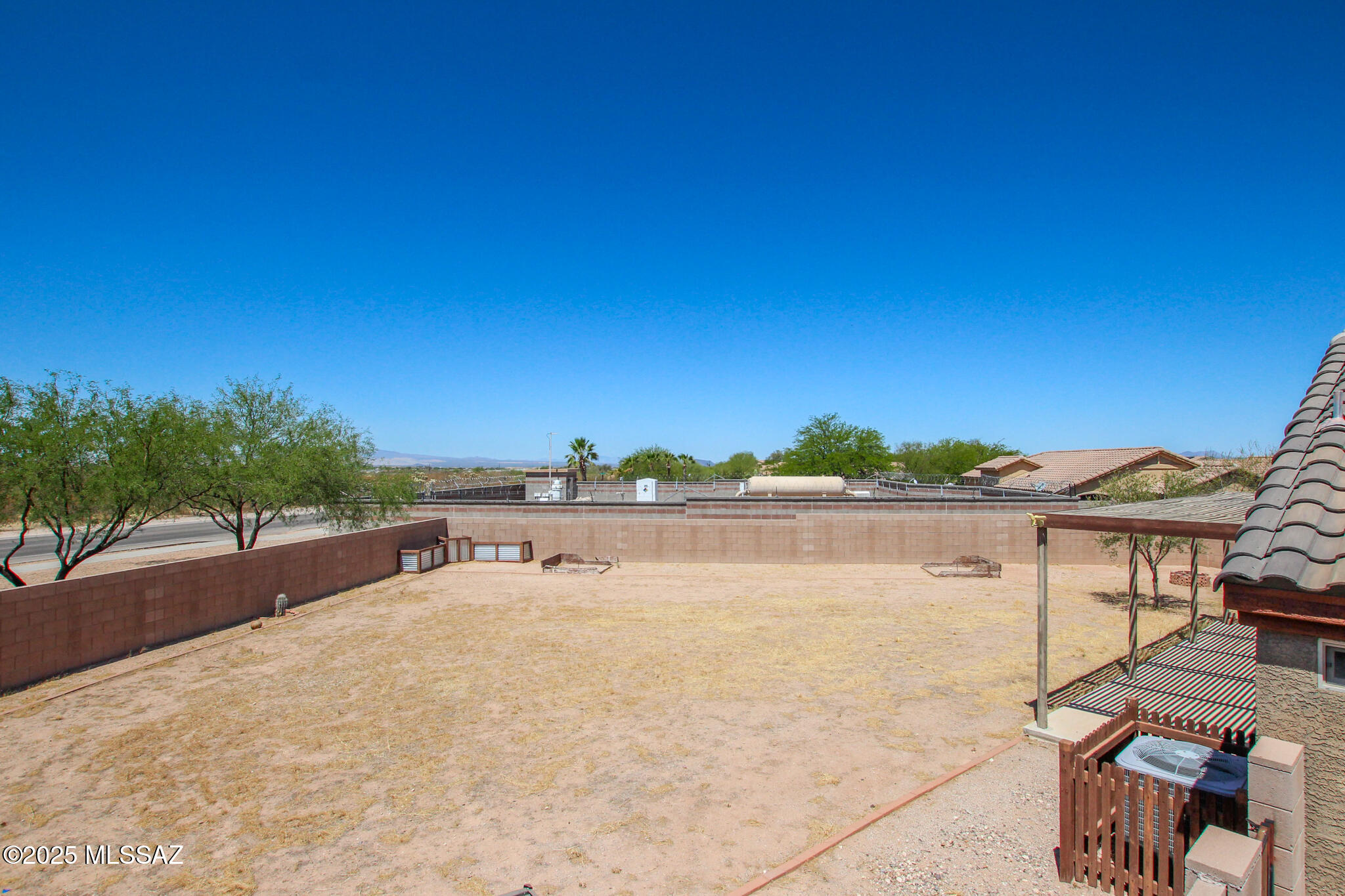 Interstate 10 and Kolb Road - Residential