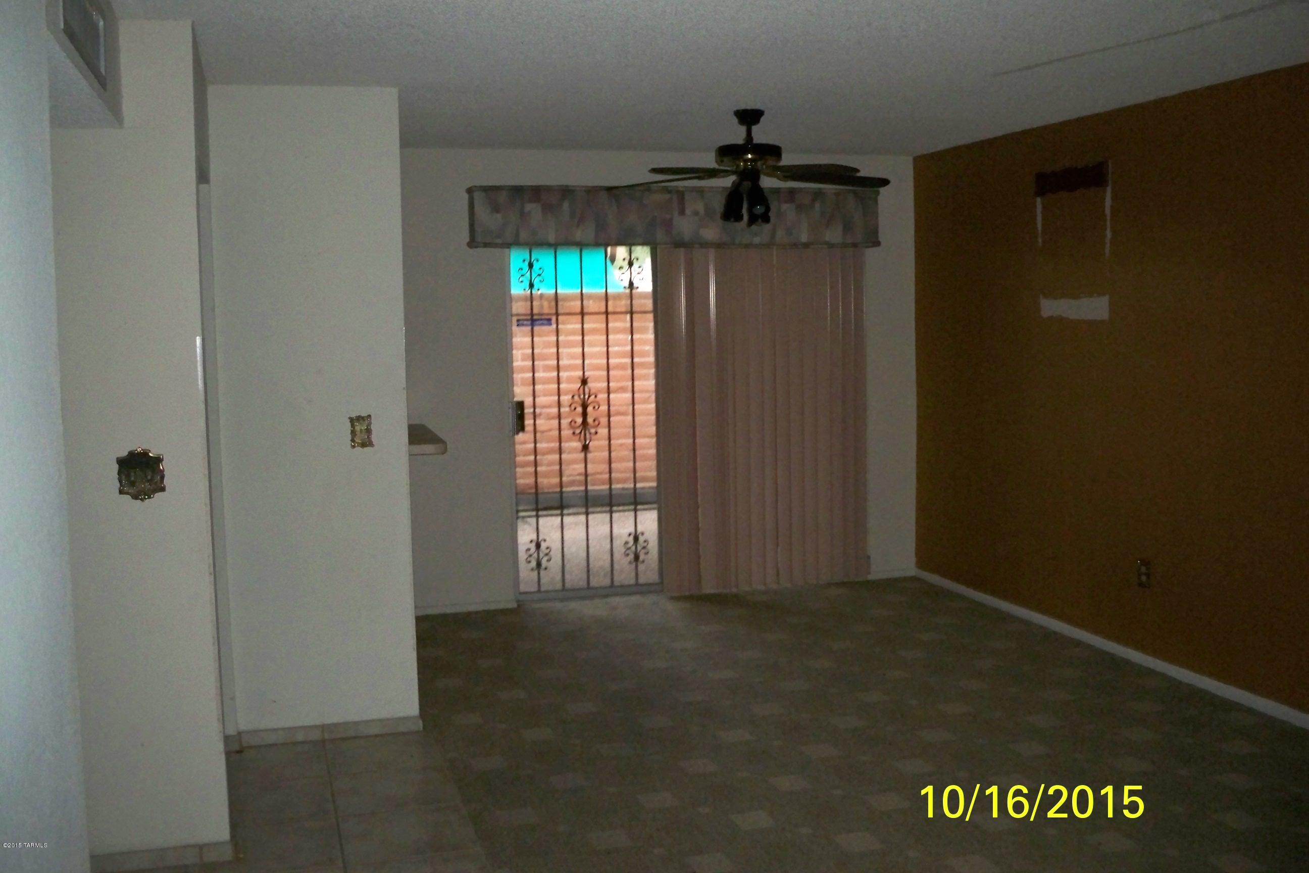 Las Solanas Blk 1 (1-49) - Residential