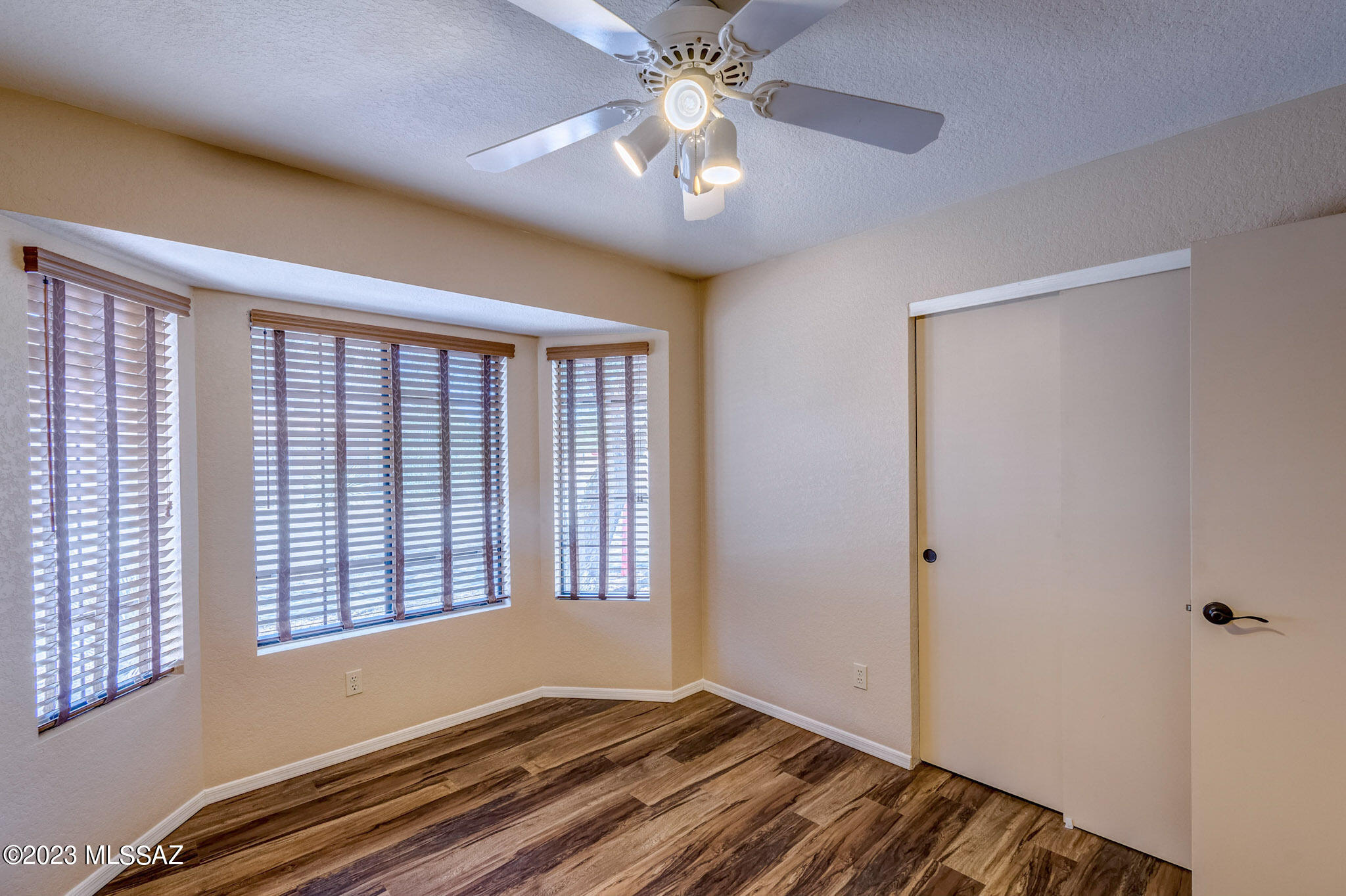 Country Club(1-221) - Residential
