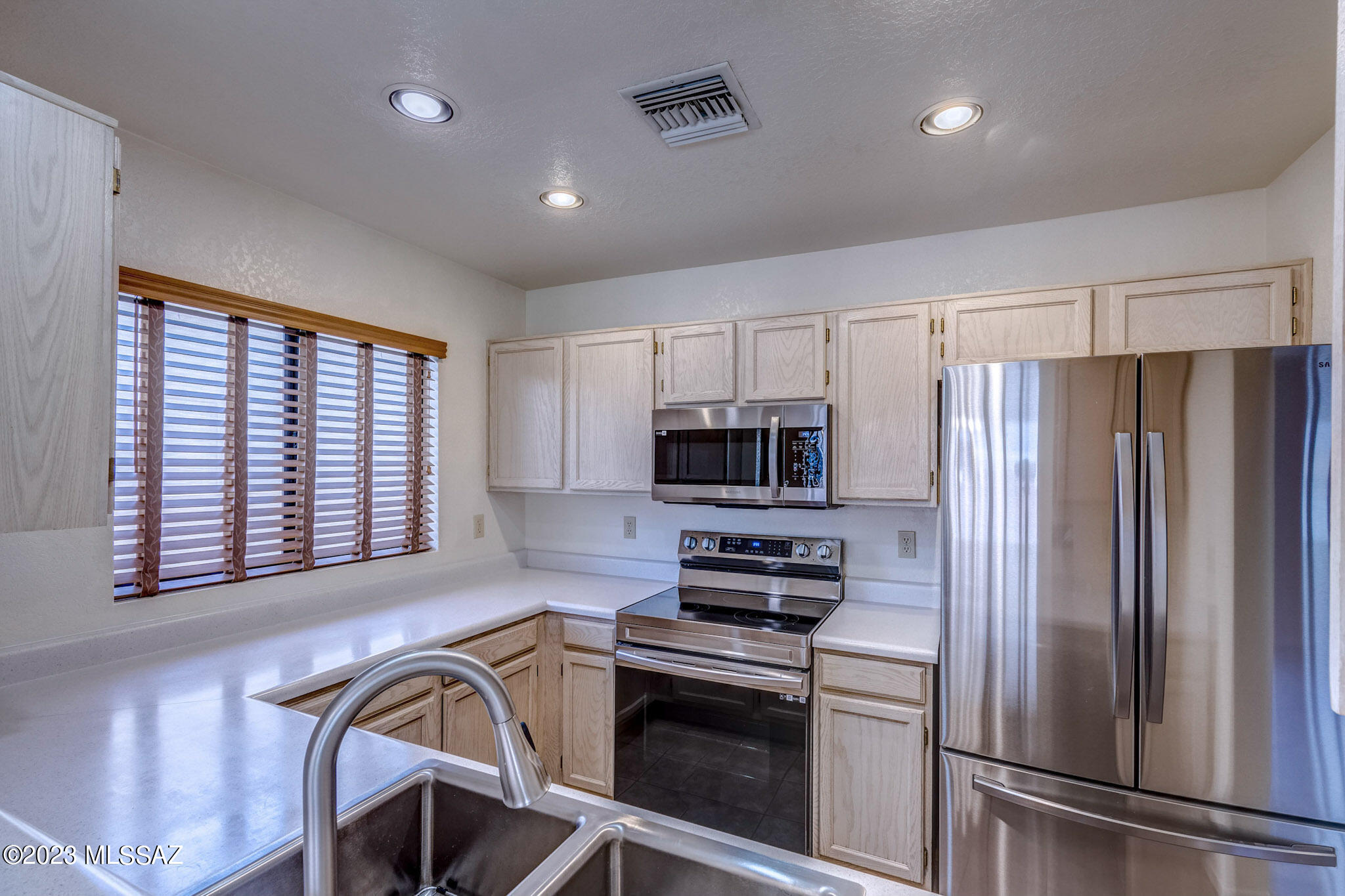 Country Club(1-221) - Residential