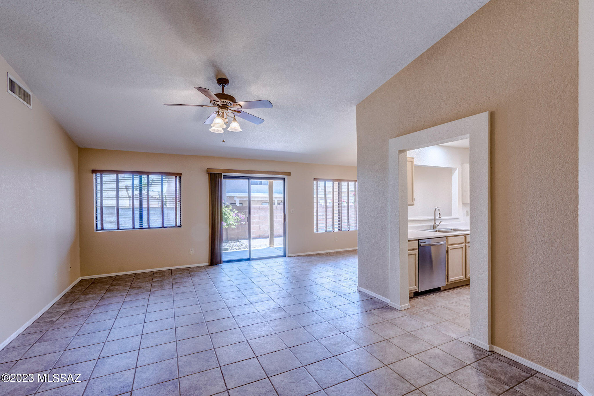 Country Club(1-221) - Residential