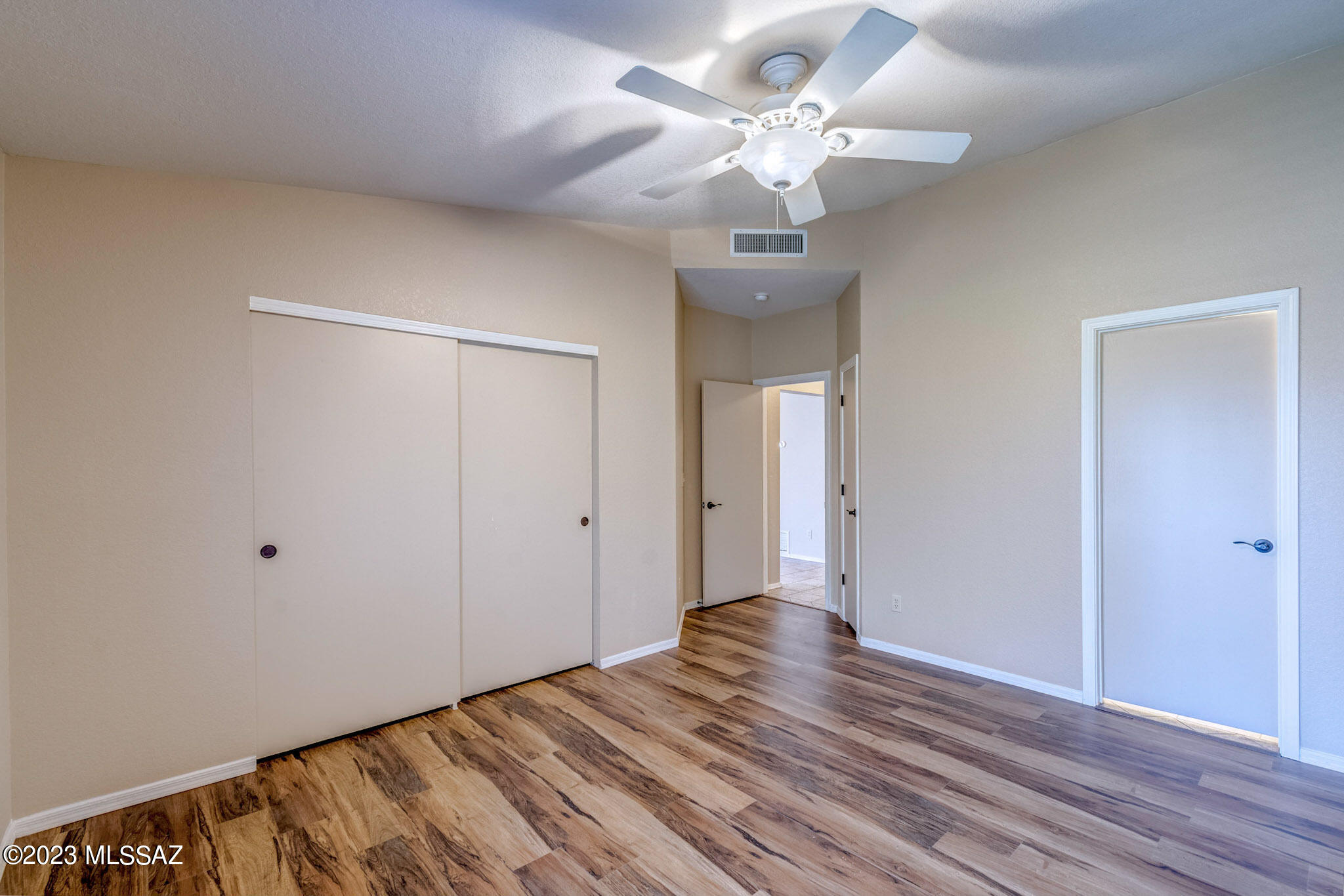 Country Club(1-221) - Residential