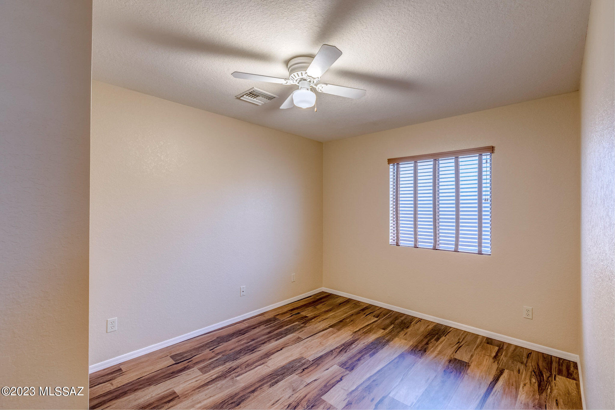 Country Club(1-221) - Residential