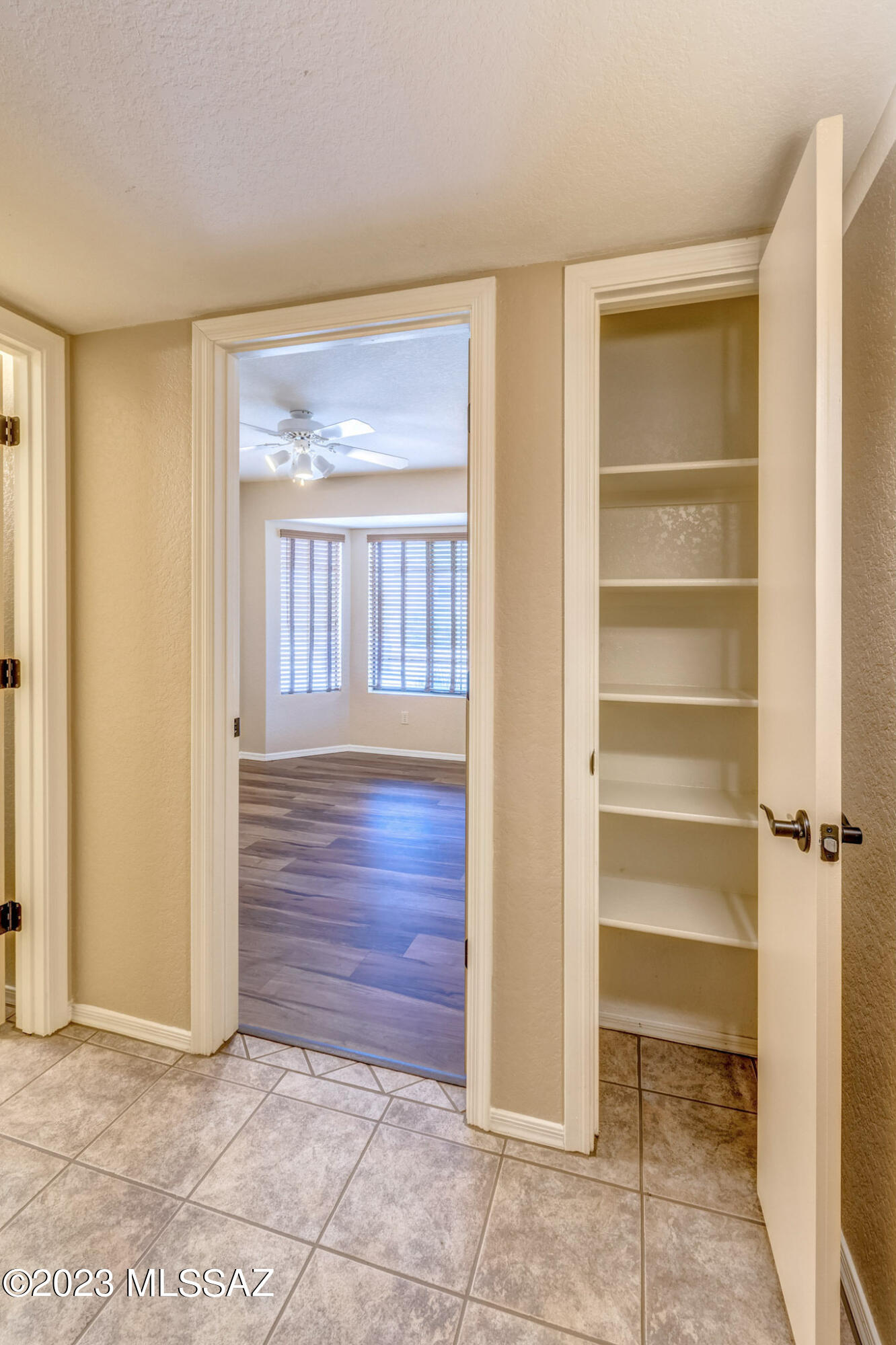 Country Club(1-221) - Residential