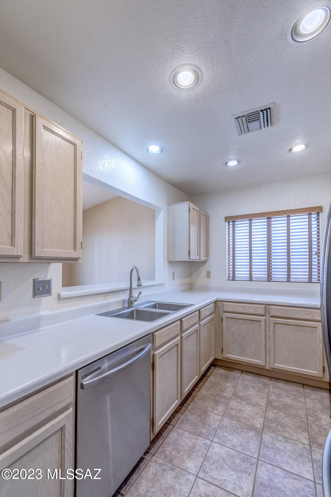 Country Club(1-221) - Residential