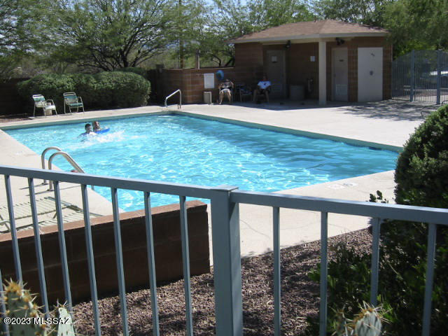 Country Club(1-221) - Residential
