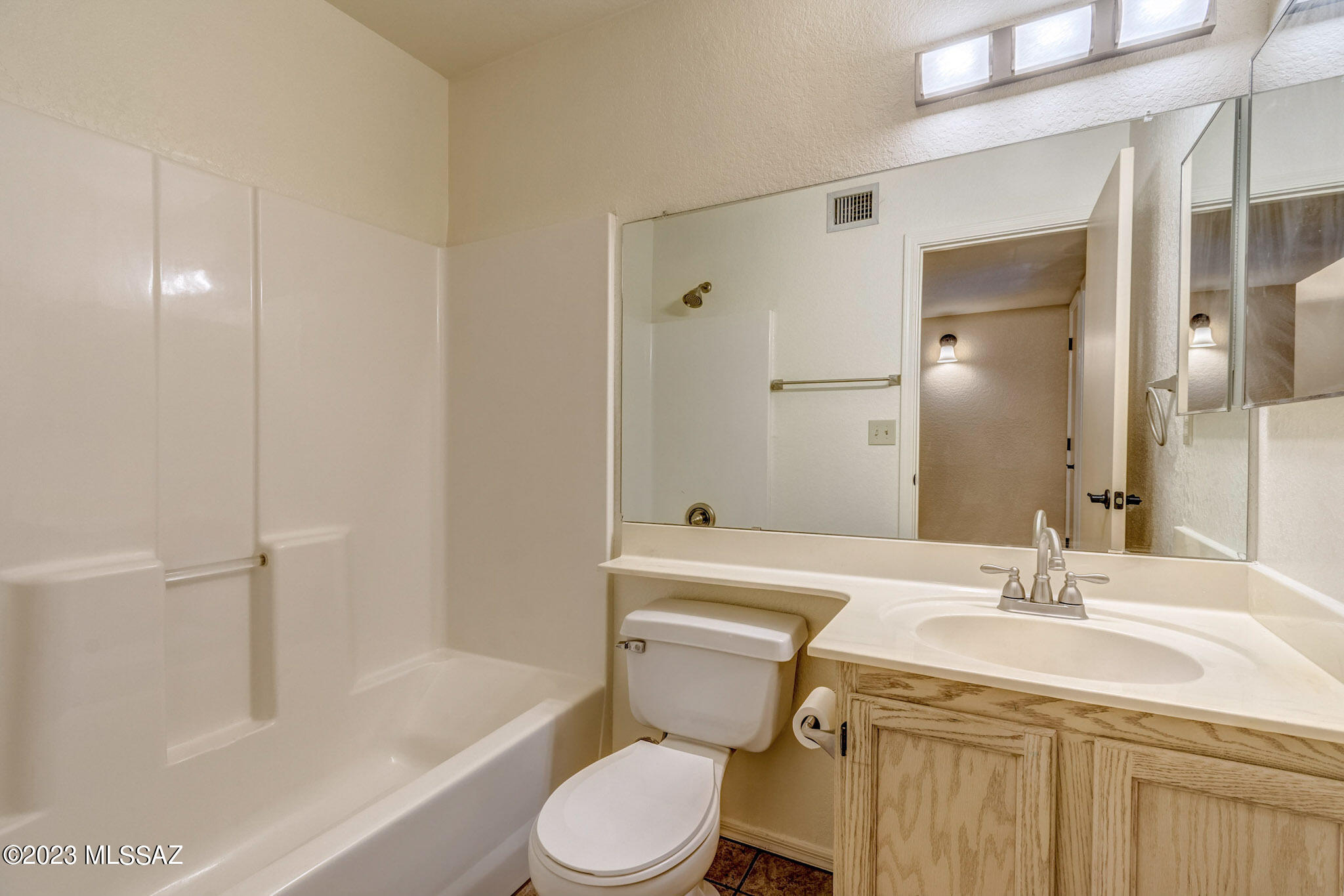 Country Club(1-221) - Residential