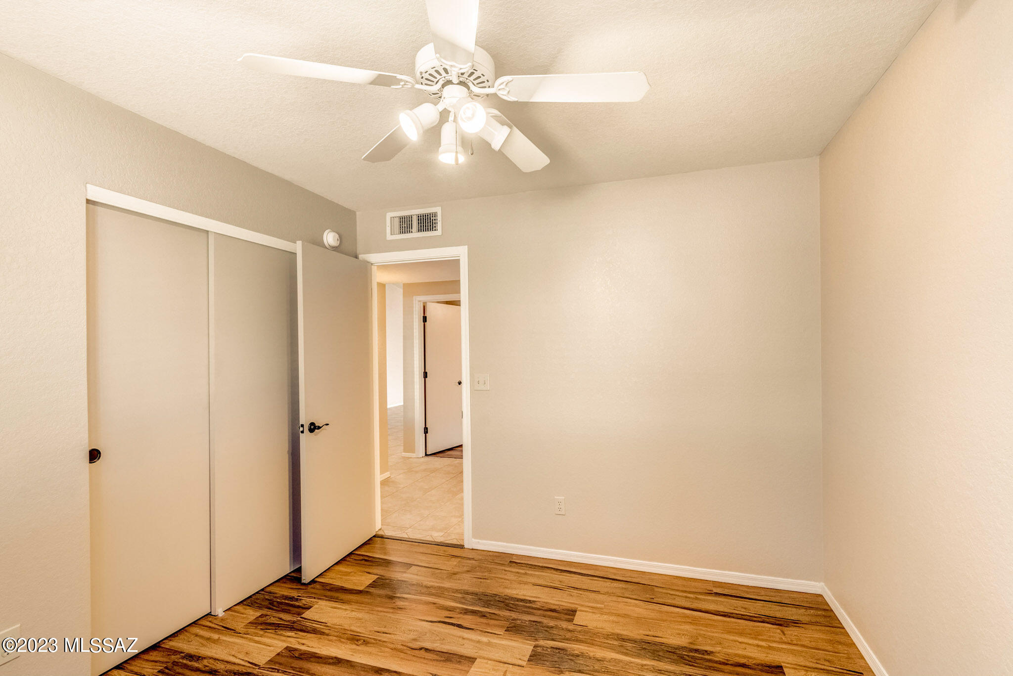 Country Club(1-221) - Residential