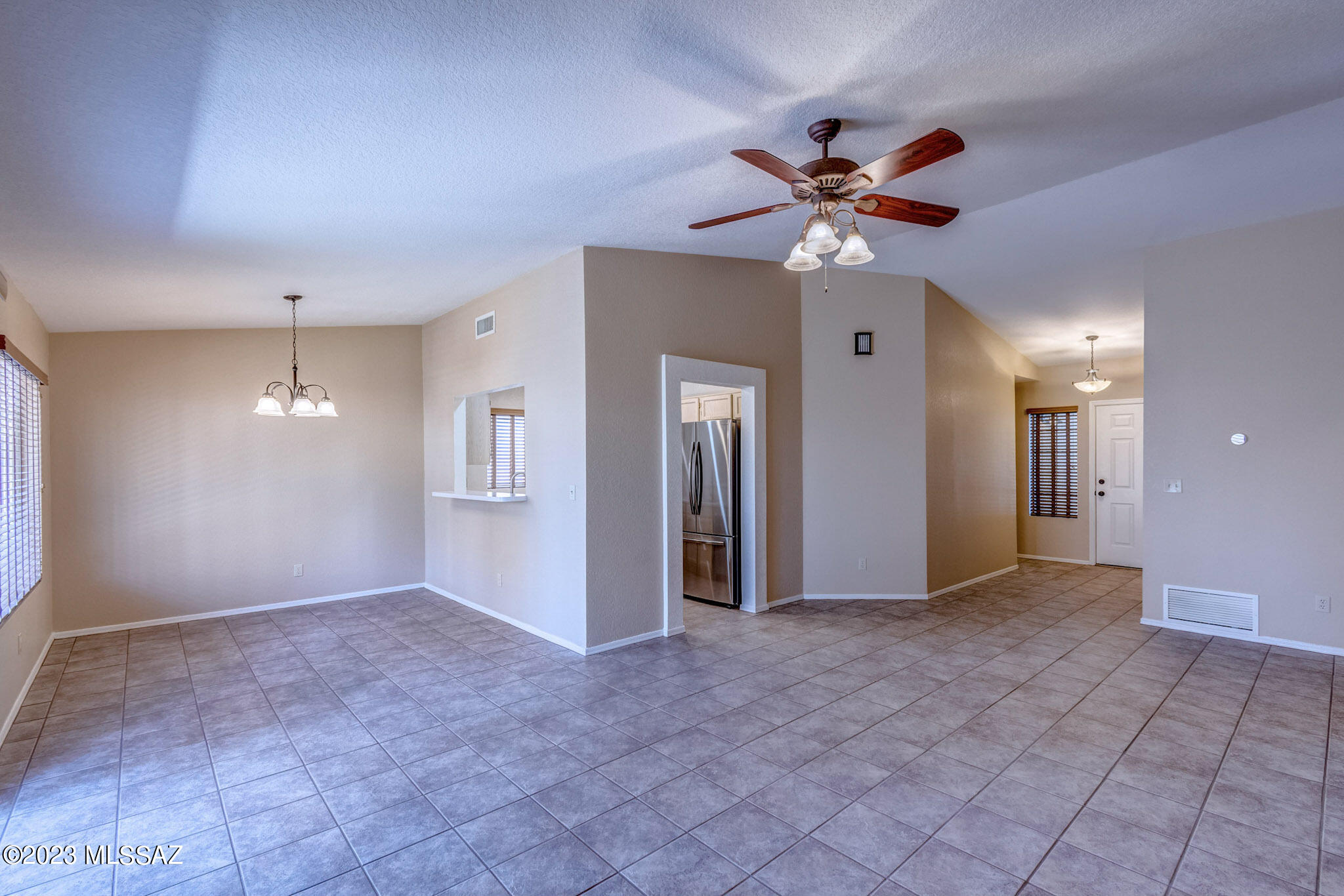 Country Club(1-221) - Residential