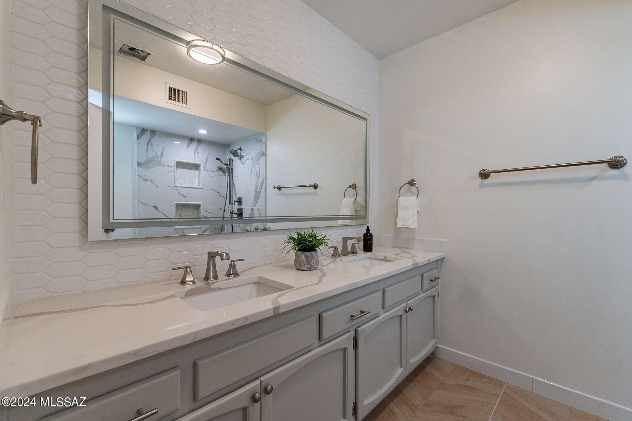 Catalina Foothills Estates NO. 7 - Residential