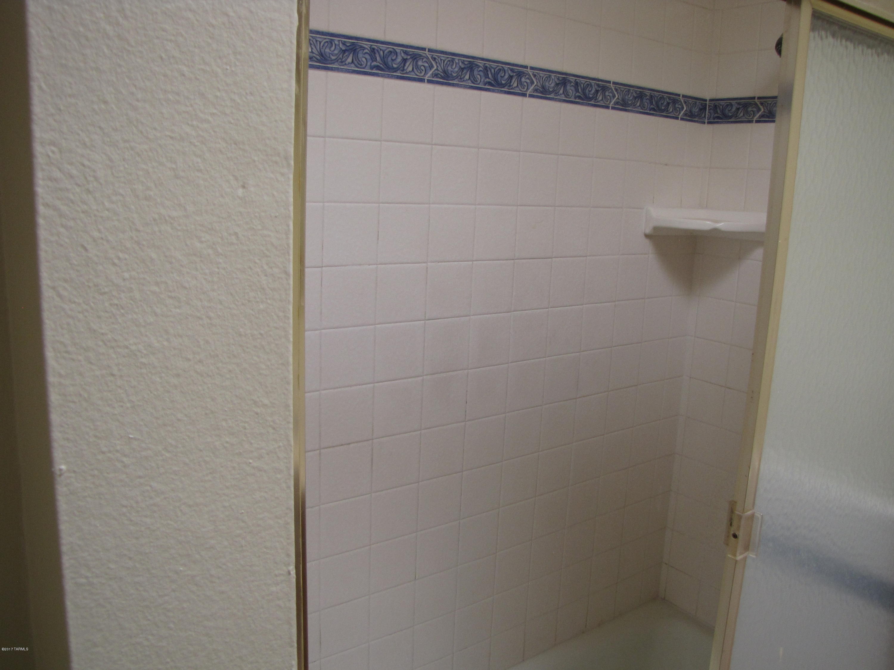 Hidden Hills (1-103) - Residential Lease