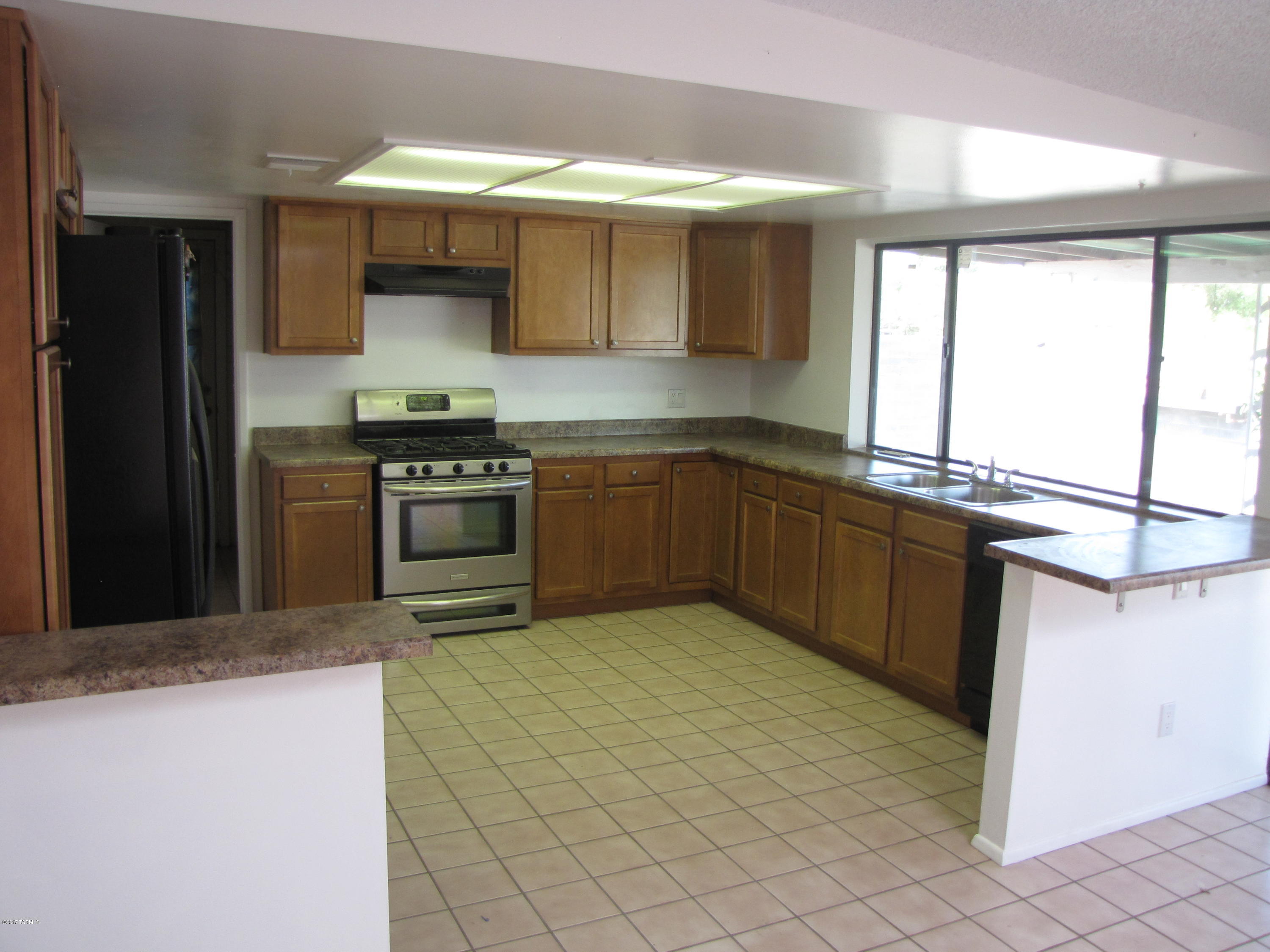 Hidden Hills (1-103) - Residential Lease