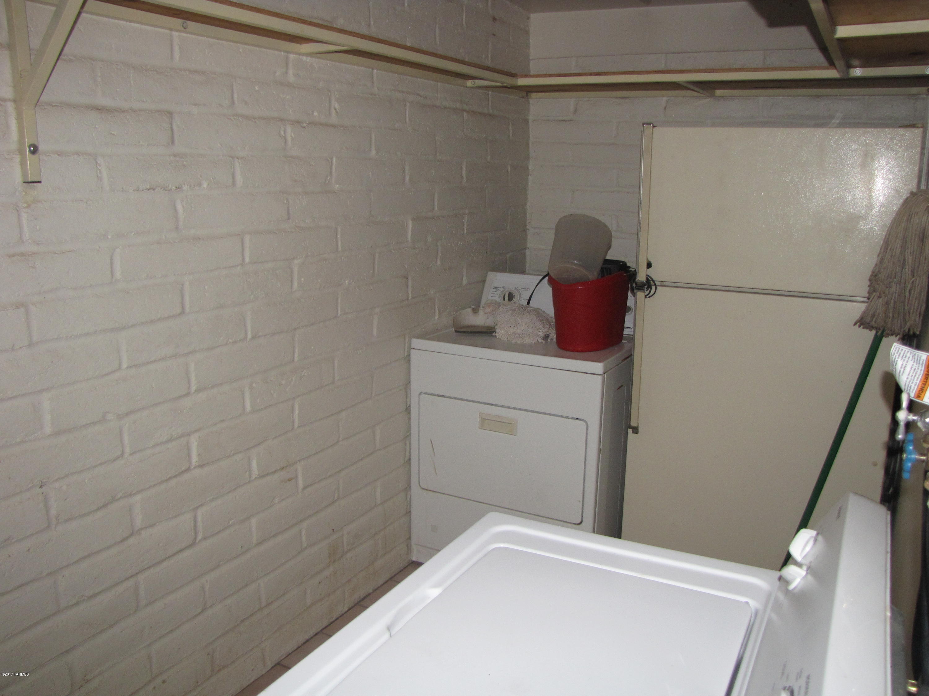 Hidden Hills (1-103) - Residential Lease