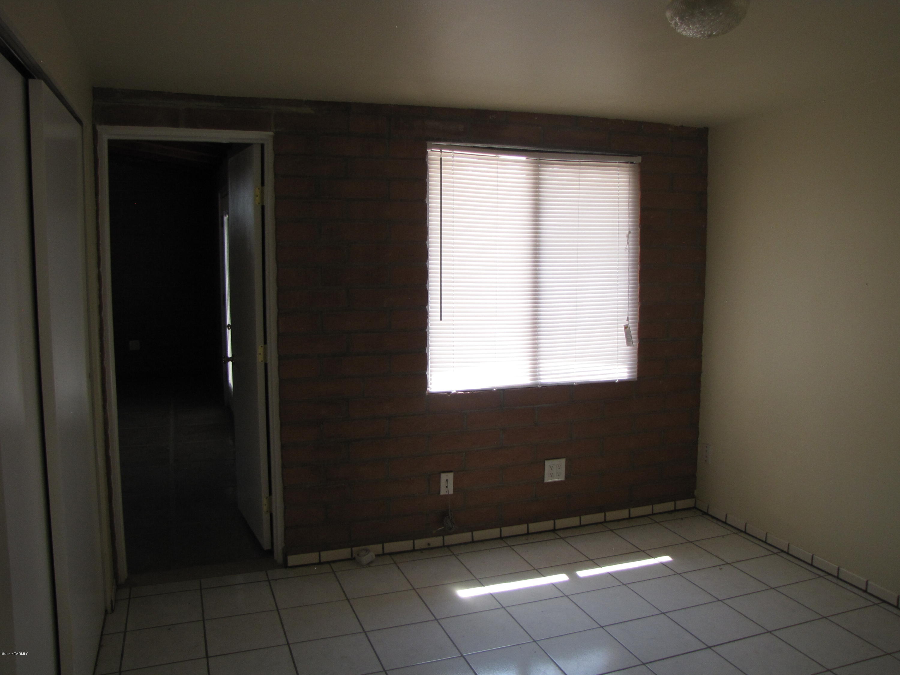 Hidden Hills (1-103) - Residential Lease