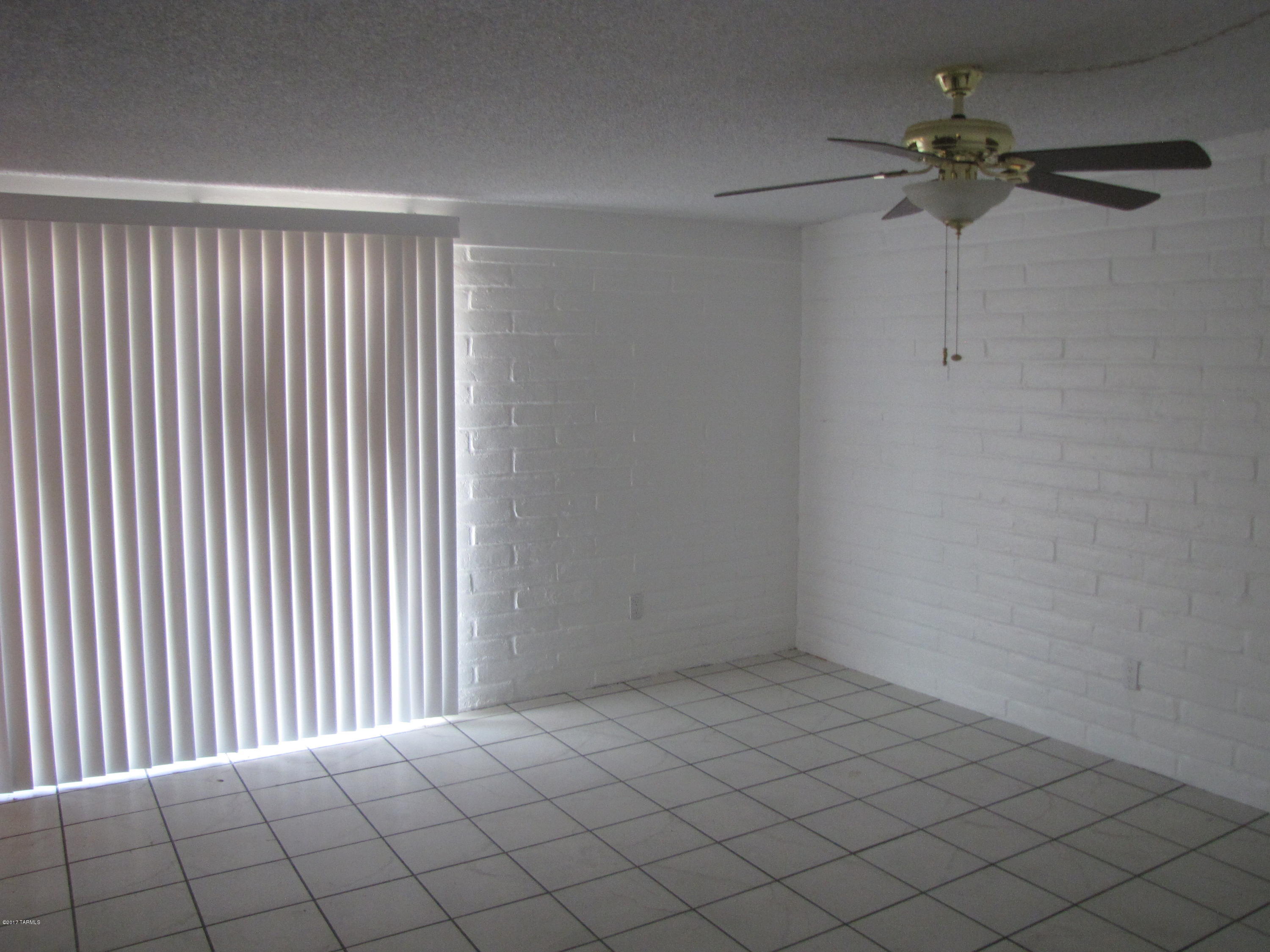 Hidden Hills (1-103) - Residential Lease