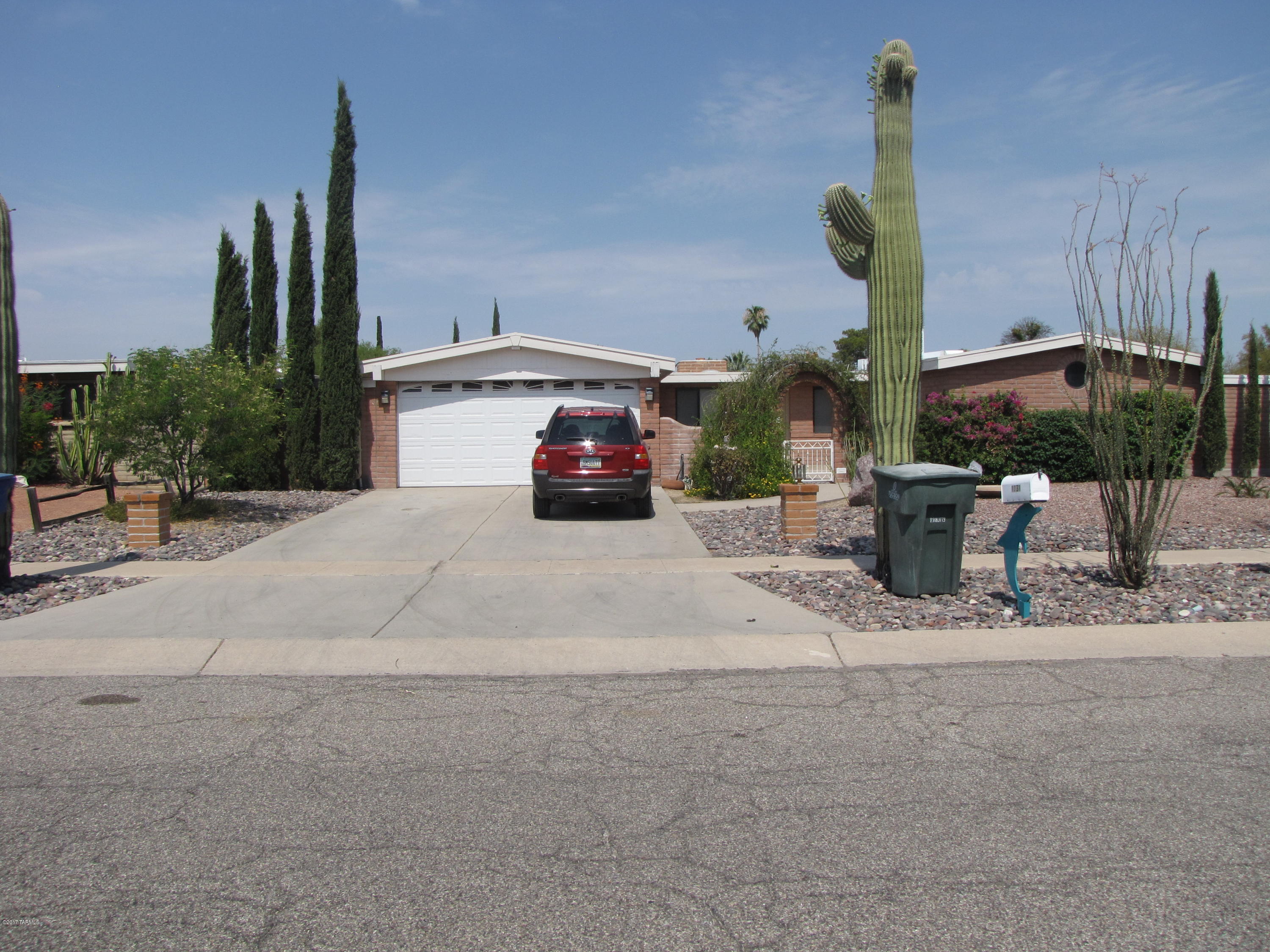 Hidden Hills (1-103) - Residential Lease