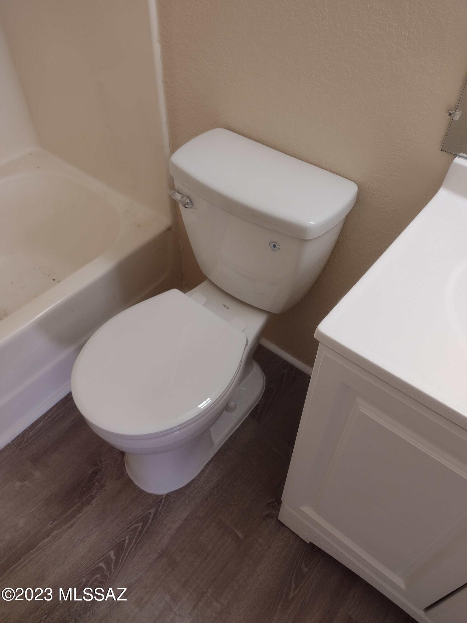 Country Club Annex - Residential Lease