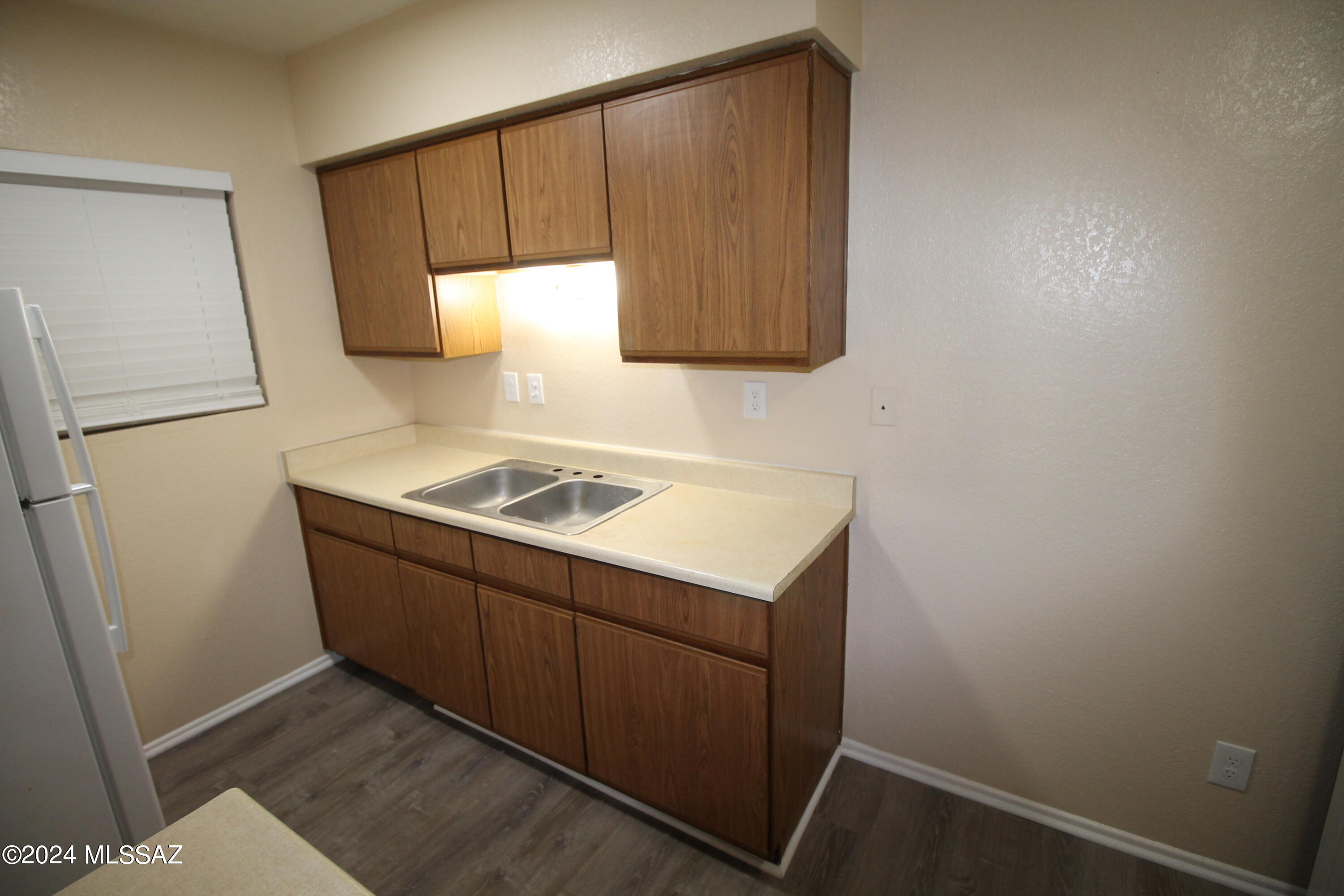 Country Club Annex - Residential Lease