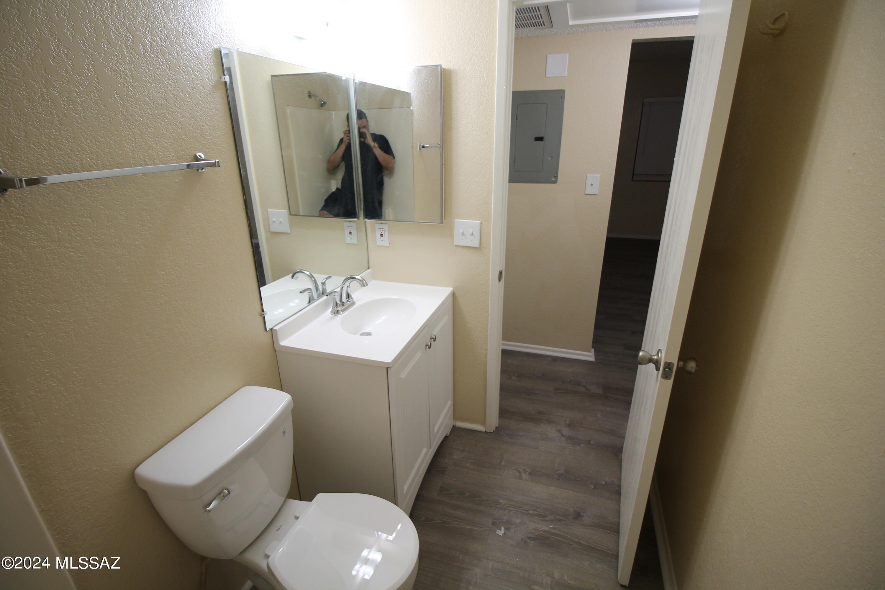 Country Club Annex - Residential Lease
