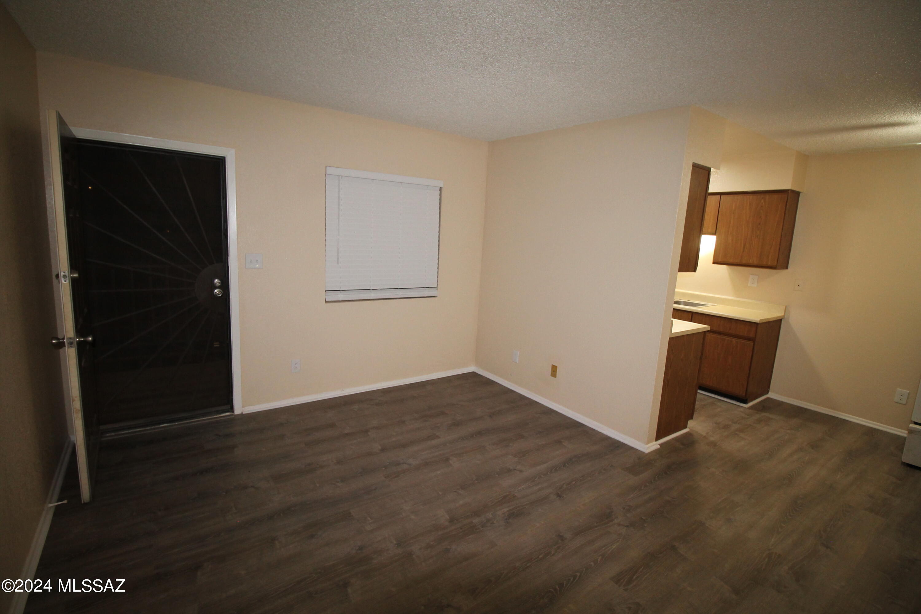 Country Club Annex - Residential Lease