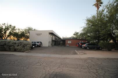 Country Club Annex - Residential Lease