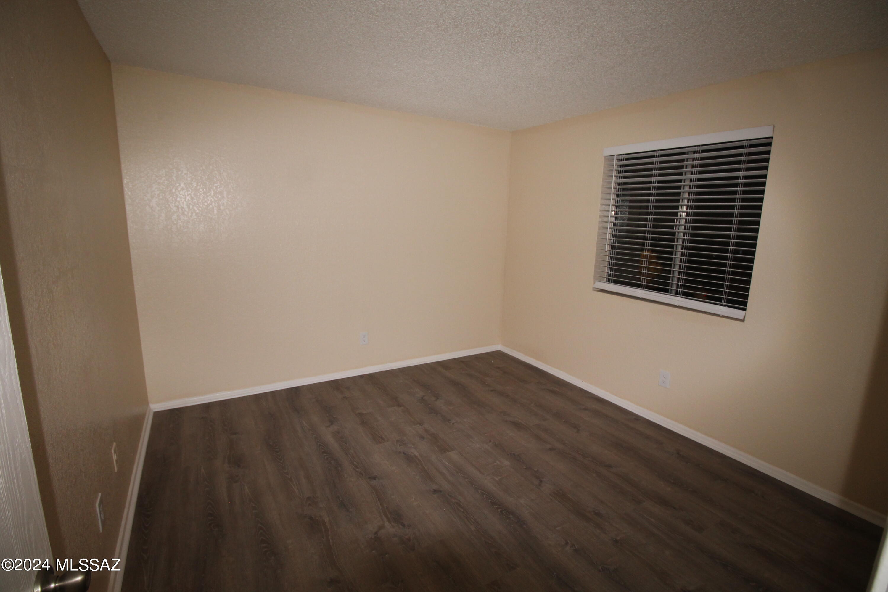 Country Club Annex - Residential Lease