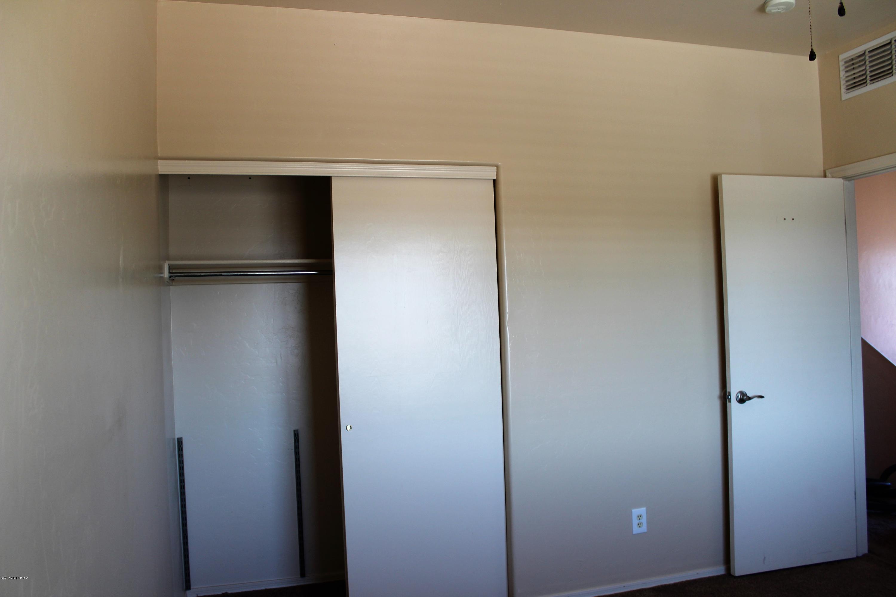 Presidio Del Oro (1-163) - Residential Lease