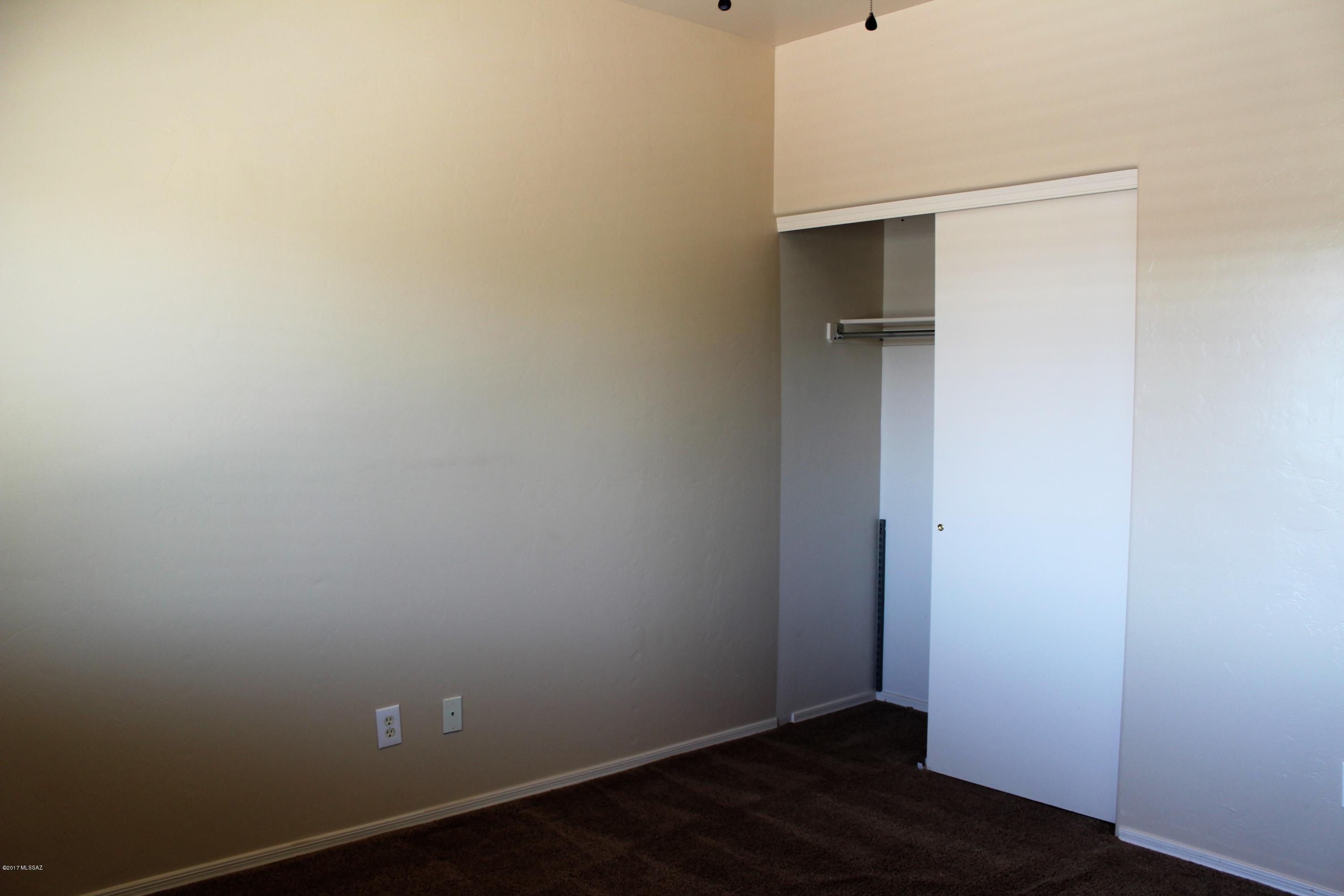 Presidio Del Oro (1-163) - Residential Lease