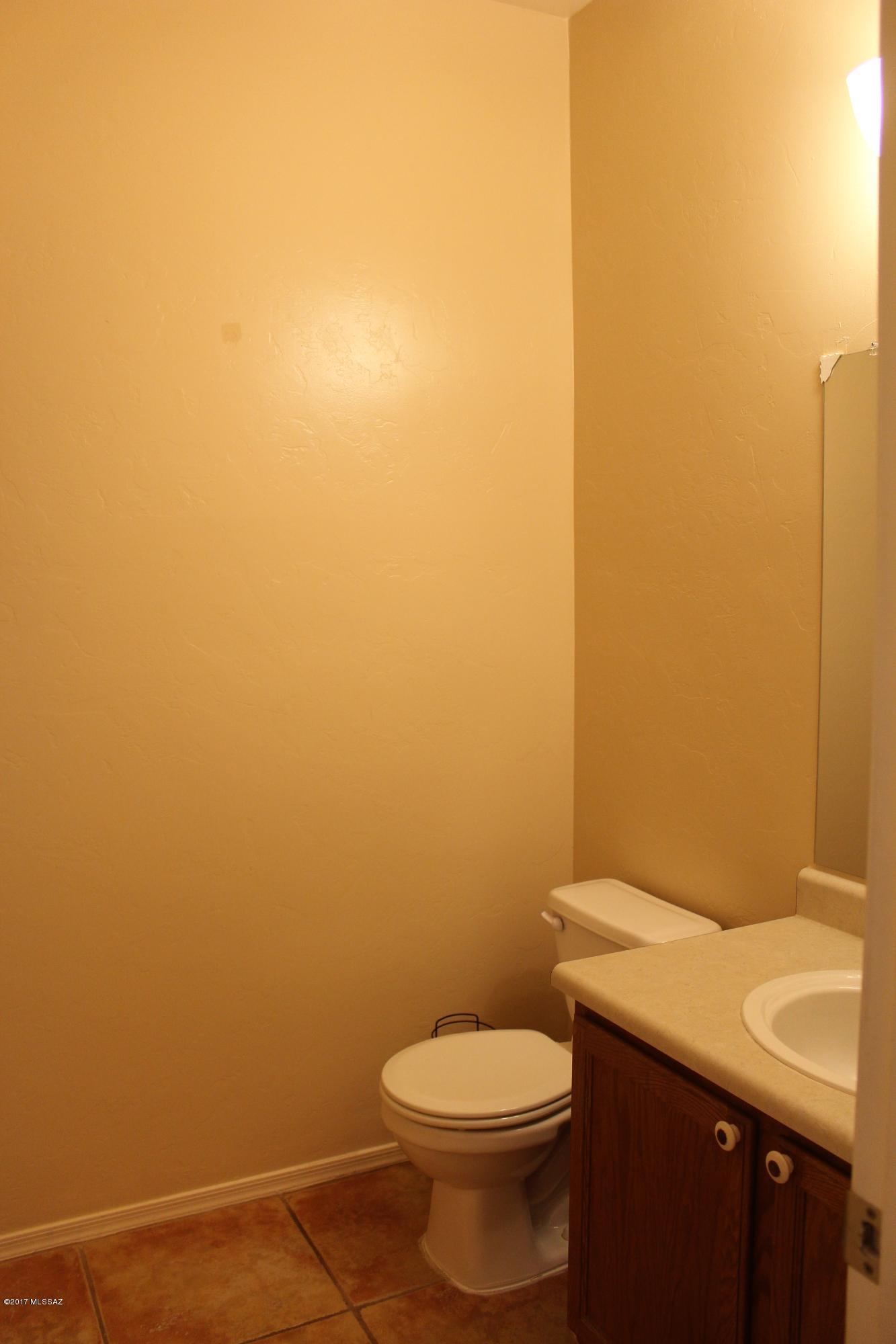 Presidio Del Oro (1-163) - Residential Lease