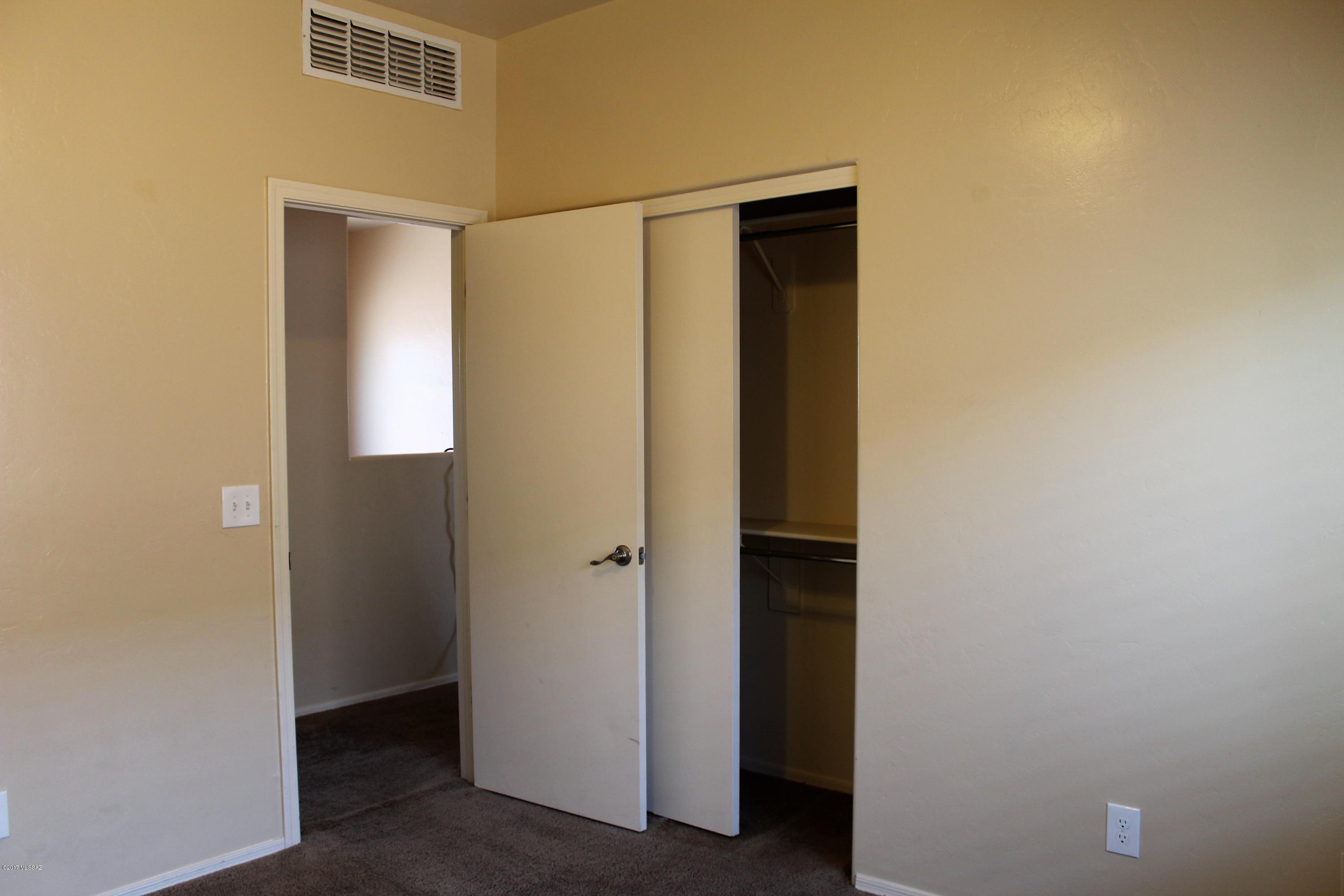 Presidio Del Oro (1-163) - Residential Lease