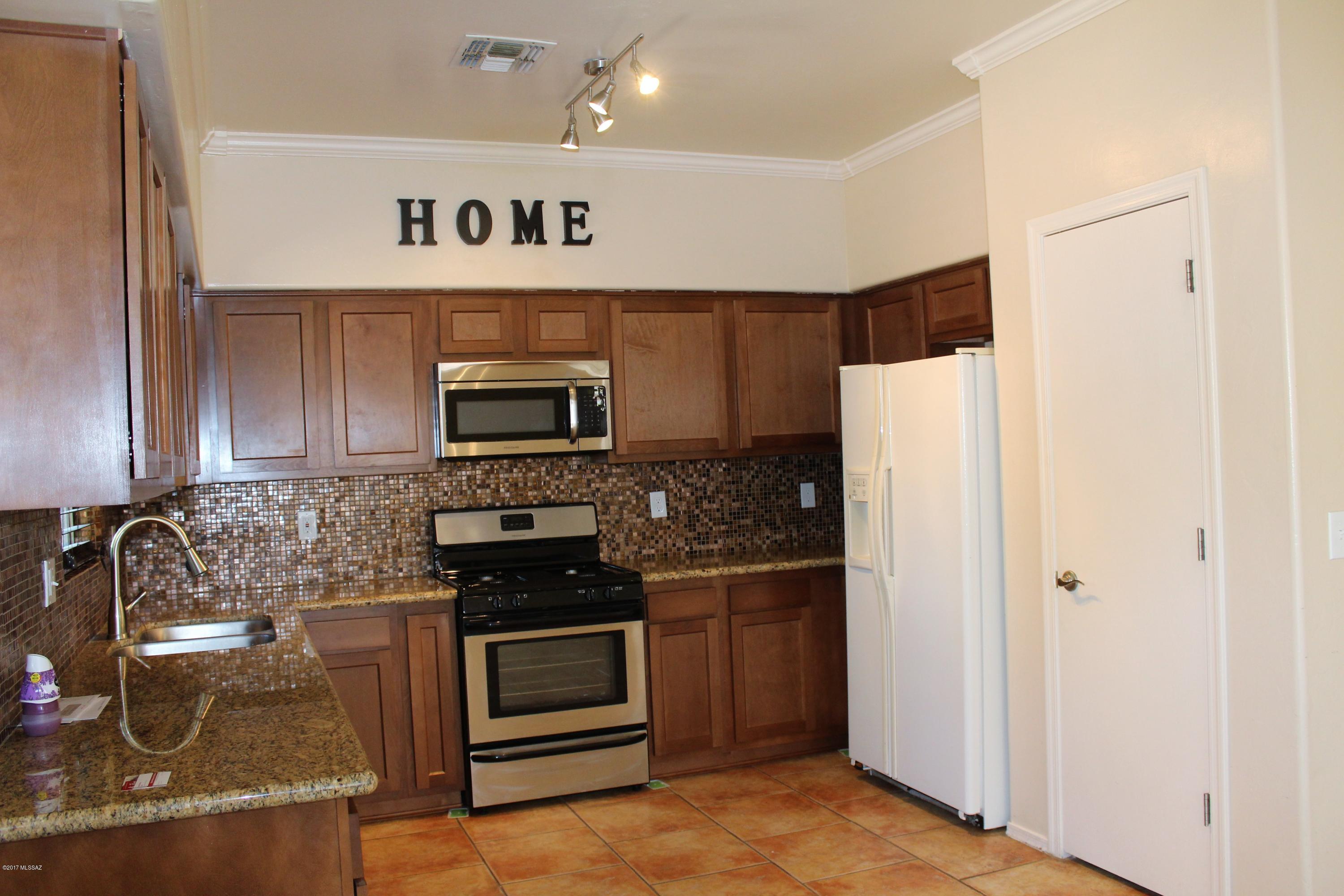 Presidio Del Oro (1-163) - Residential Lease