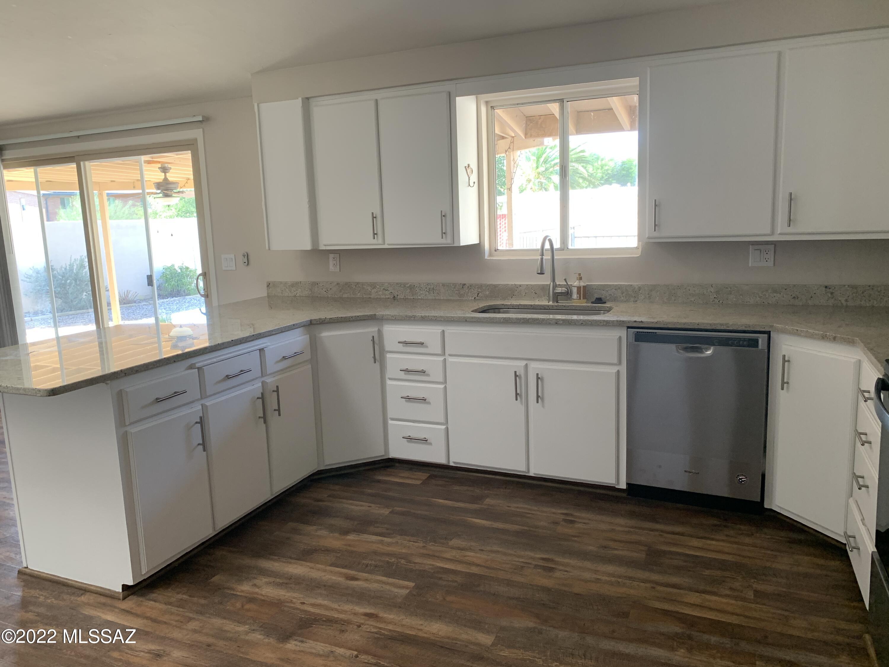 Newly remodeled home, granite countertops, new AC 2022, new SS appliances in 2020, covered patio, pool, artificial turf in backyard. Centrally located. Beehive, wood burning fireplace. 4th bedroom on opposite end of house could be an office.
