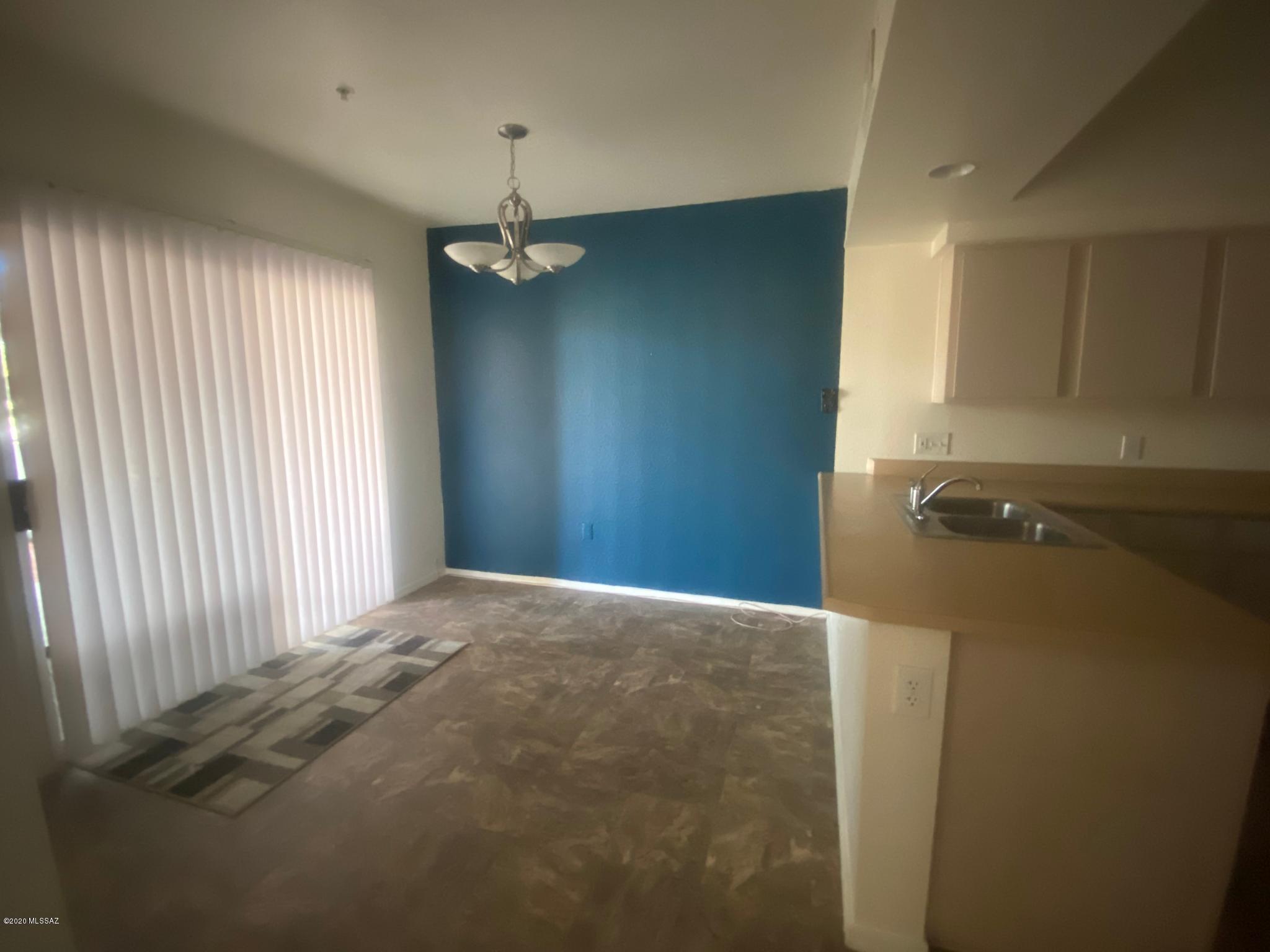 Valley Lane Townhomes (135-169) - Residential