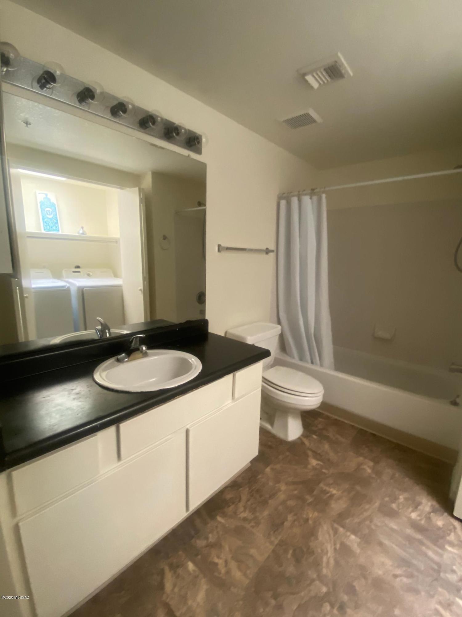 Valley Lane Townhomes (135-169) - Residential