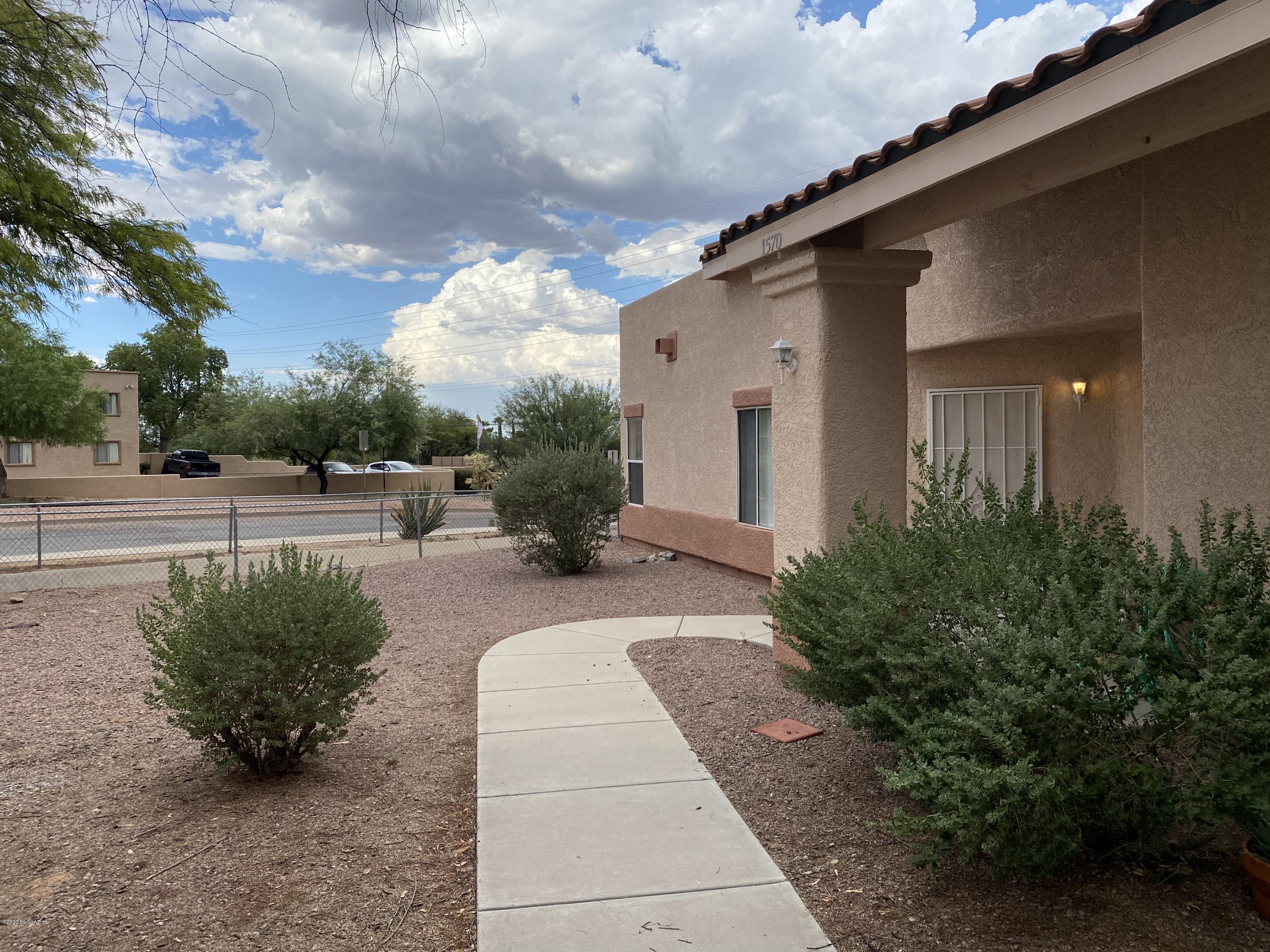 Valley Lane Townhomes (135-169) - Residential