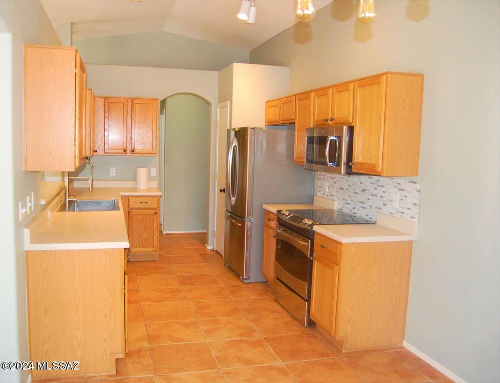 Bluffs (The) 2 - Residential Lease