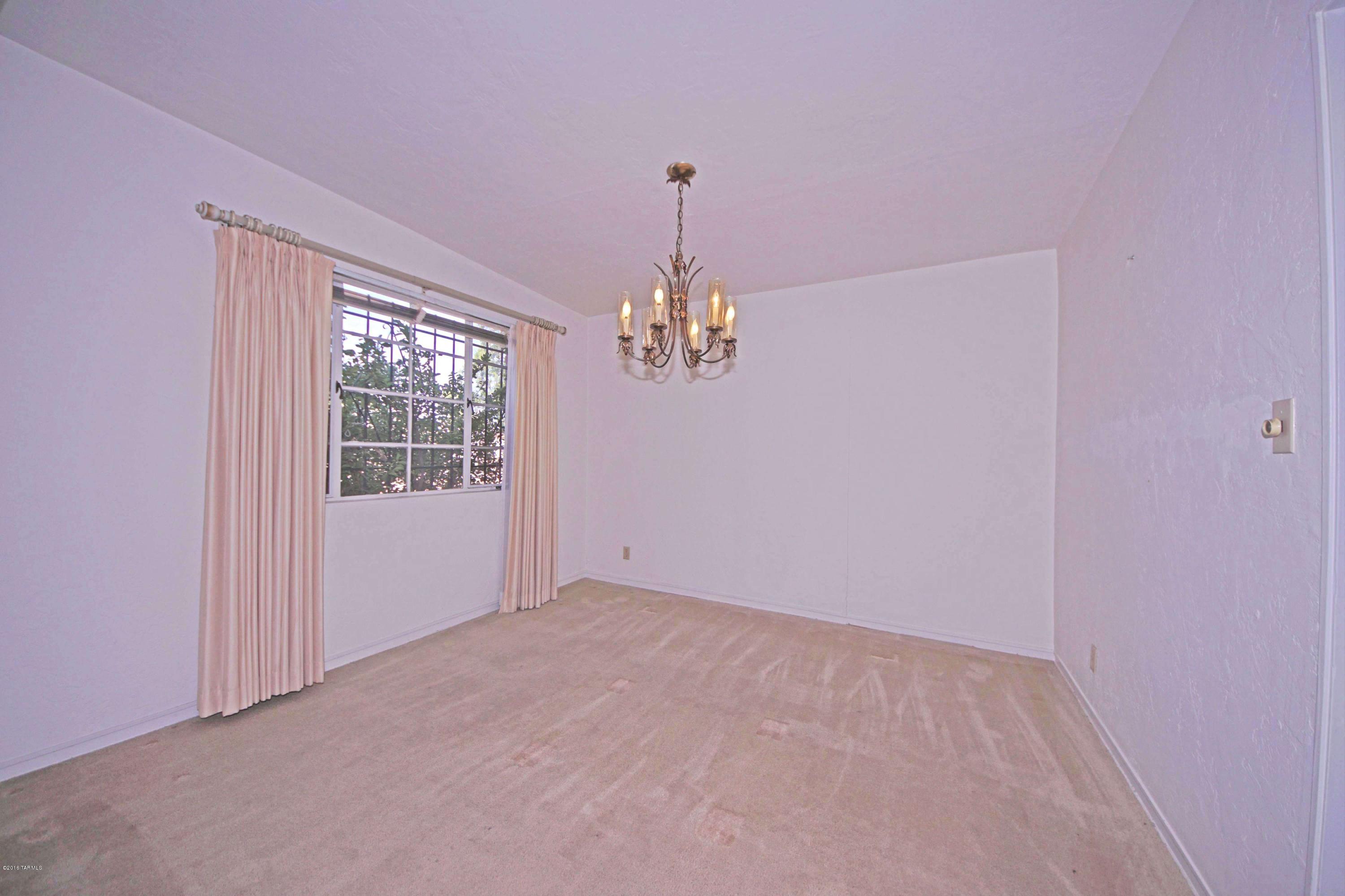 Country Club Manor - Residential