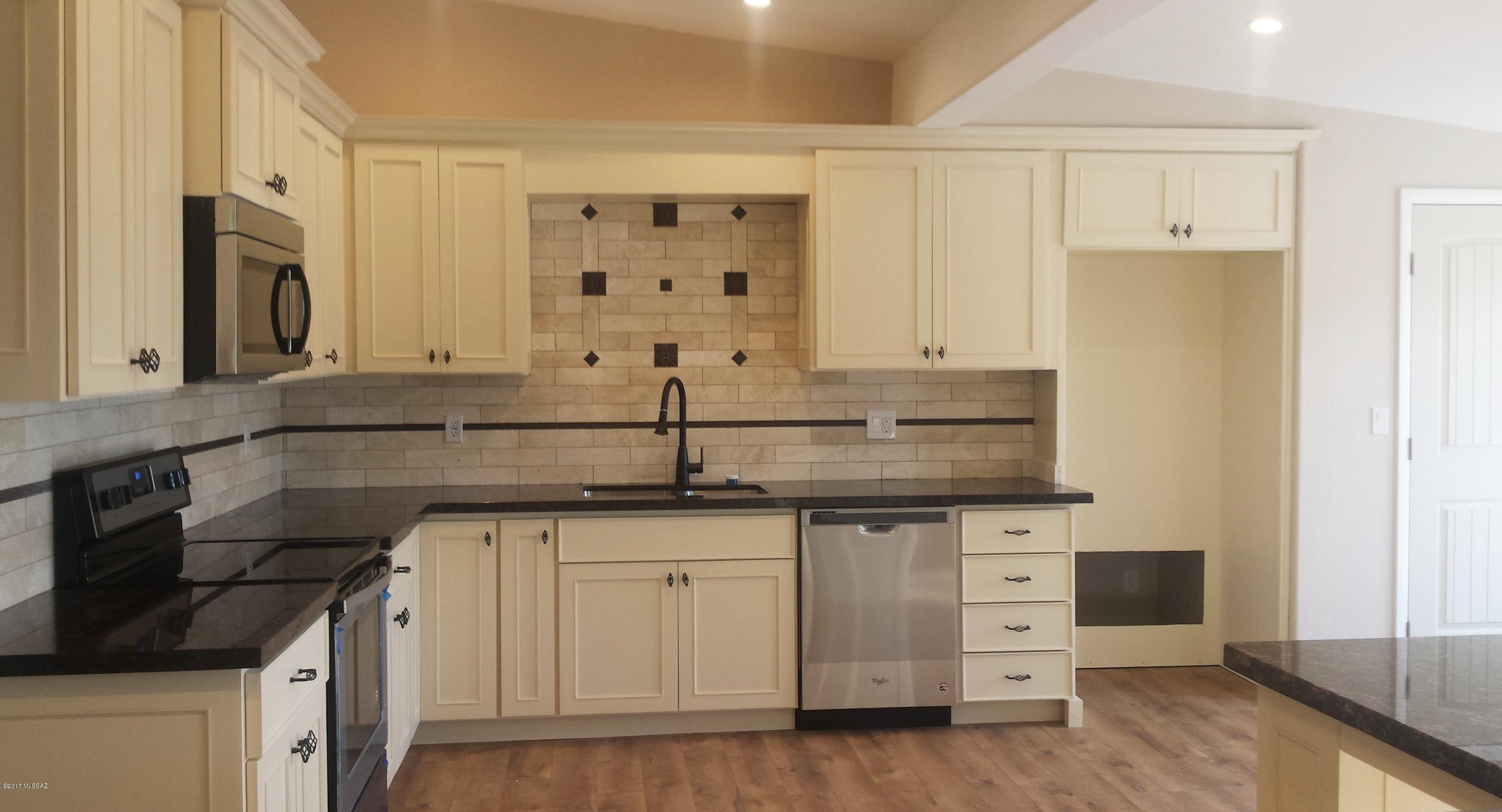 Suffolk Hills (1-44,1A&1B&BLKA&B) - Residential