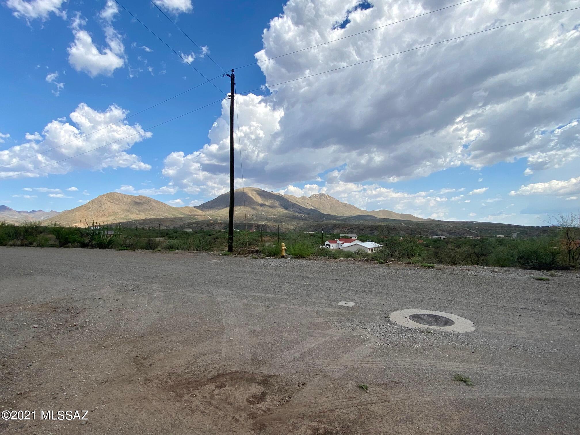 Build your dream home in Arizona's best kept secret, Rio Rico. Where everything is just better, Cooler weather, quieter, starrier skies, and laid back. Rio rico is about an hour to Tucson, and 20 minutes to Nogales and Tubac. 
Buyer to verify utilities but they Should be at the lot line.