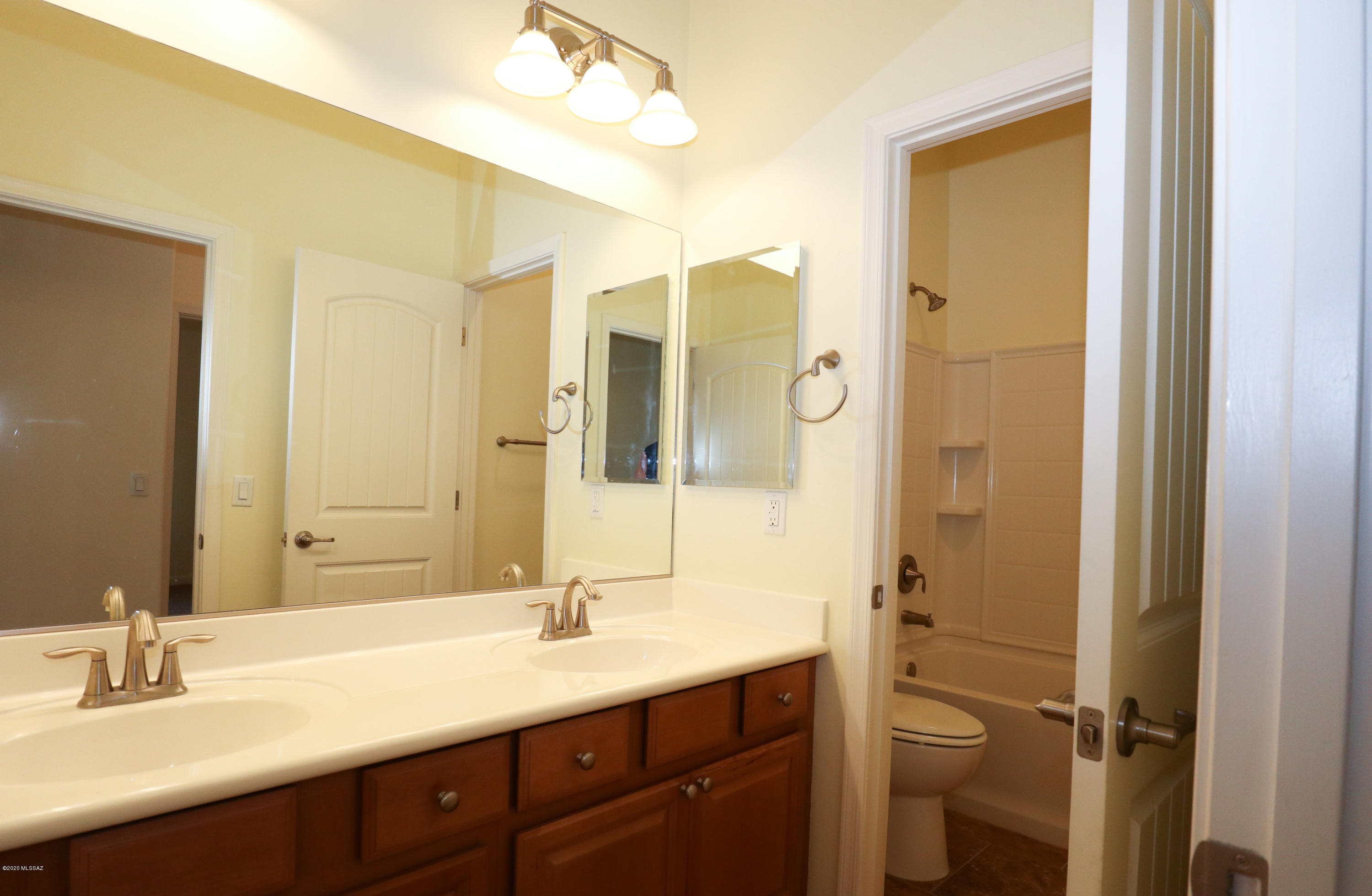 Preserve III at Dove Mtn (306-486,530-534,577-605) - Residential Lease