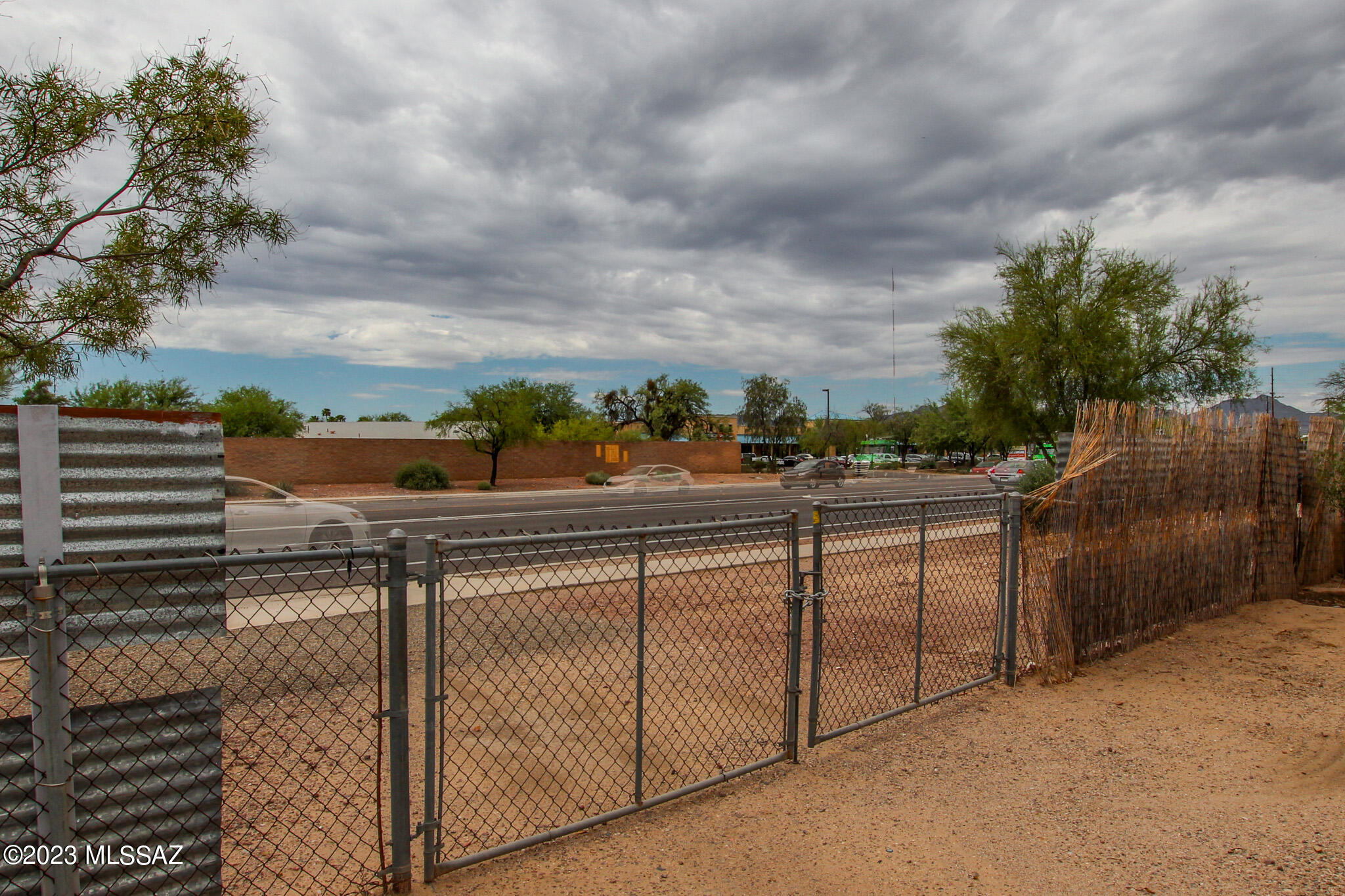 Cholla Manor (1-86) - Residential