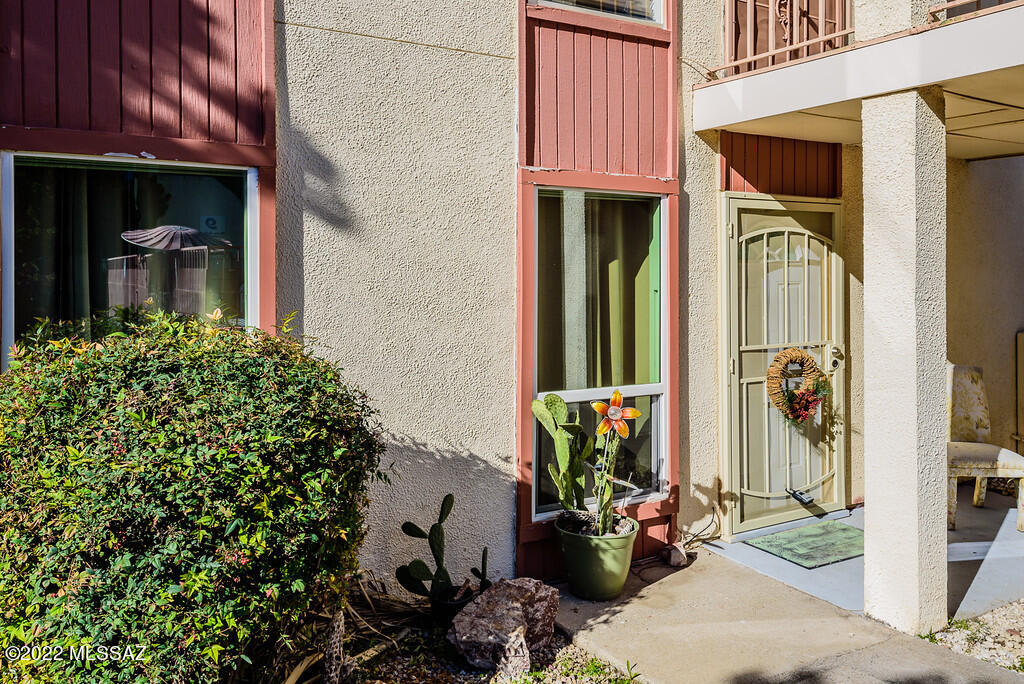 Las Colinas Condominiums - Residential