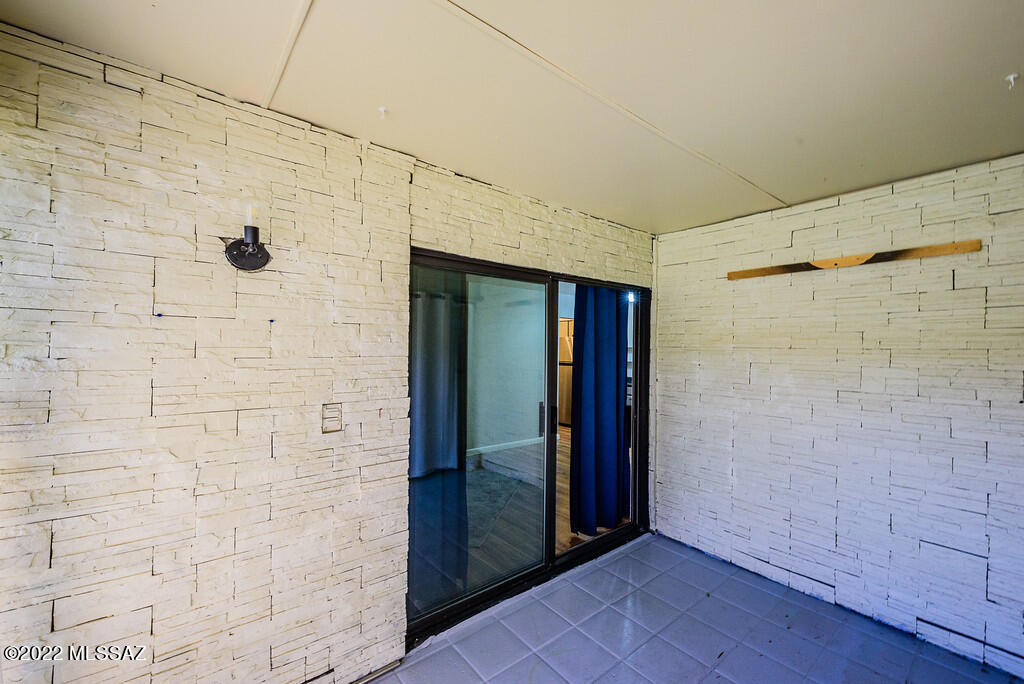Las Colinas Condominiums - Residential